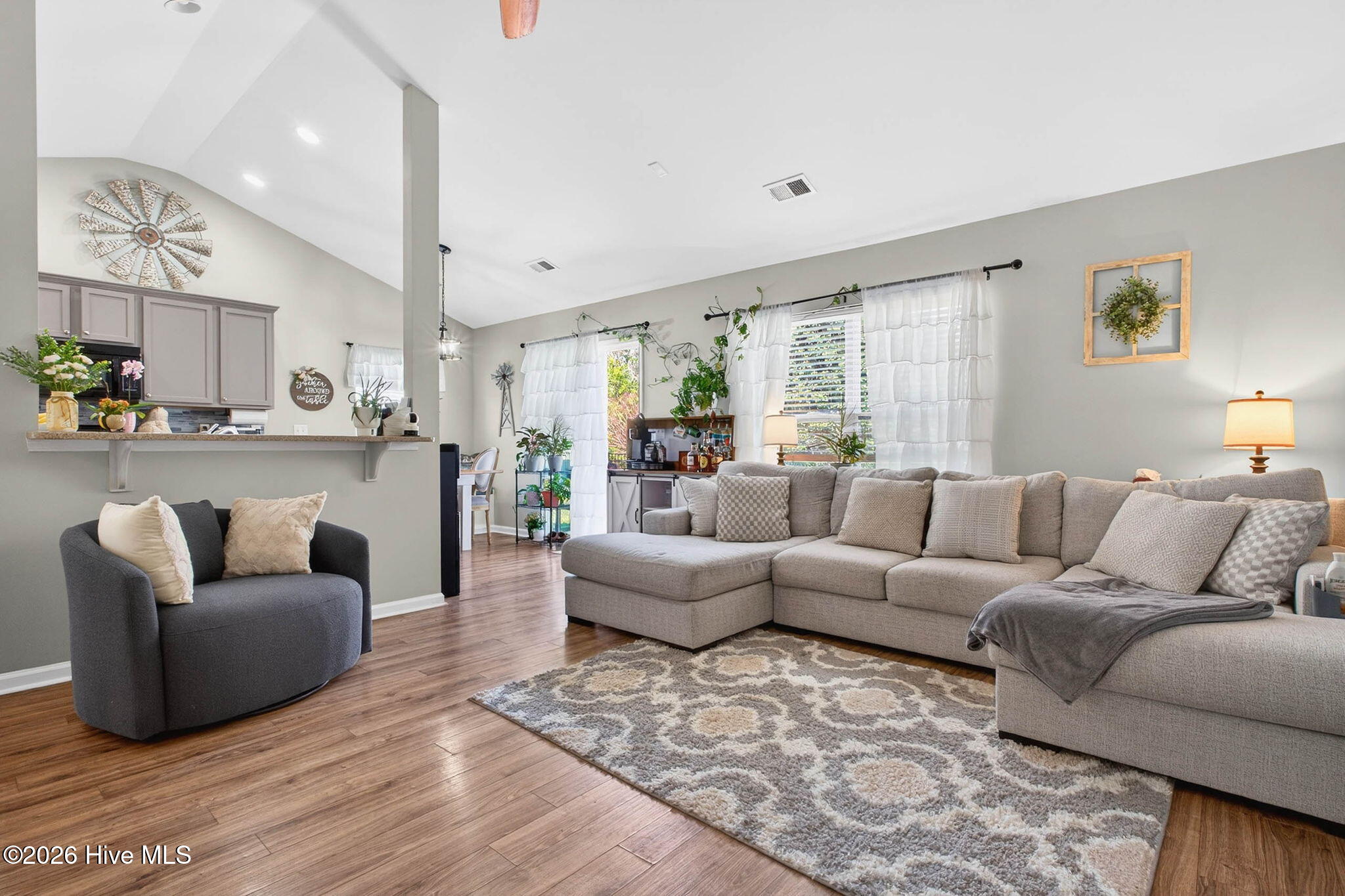 100564293 | Photo 10