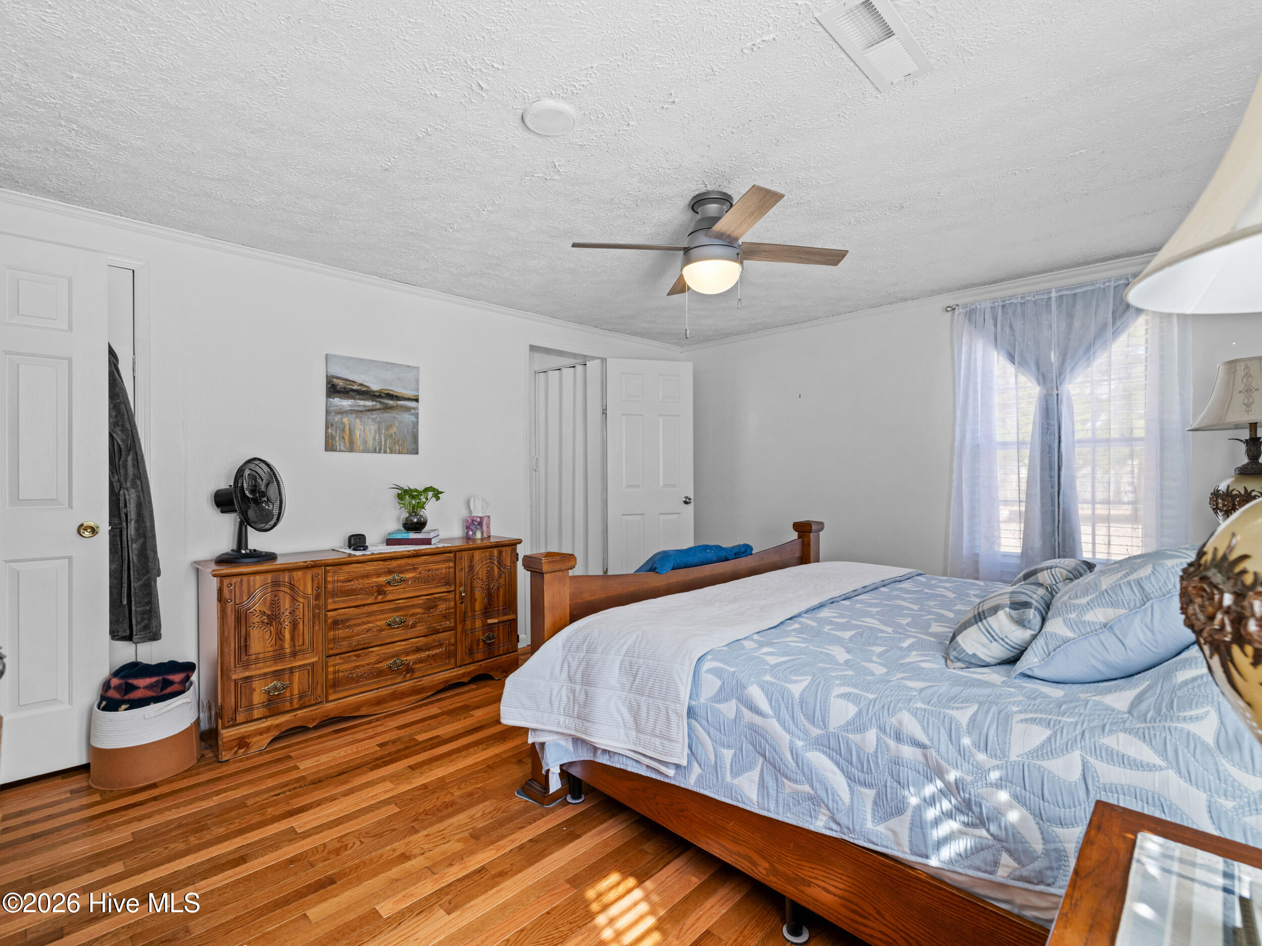 100556387 | Photo 28