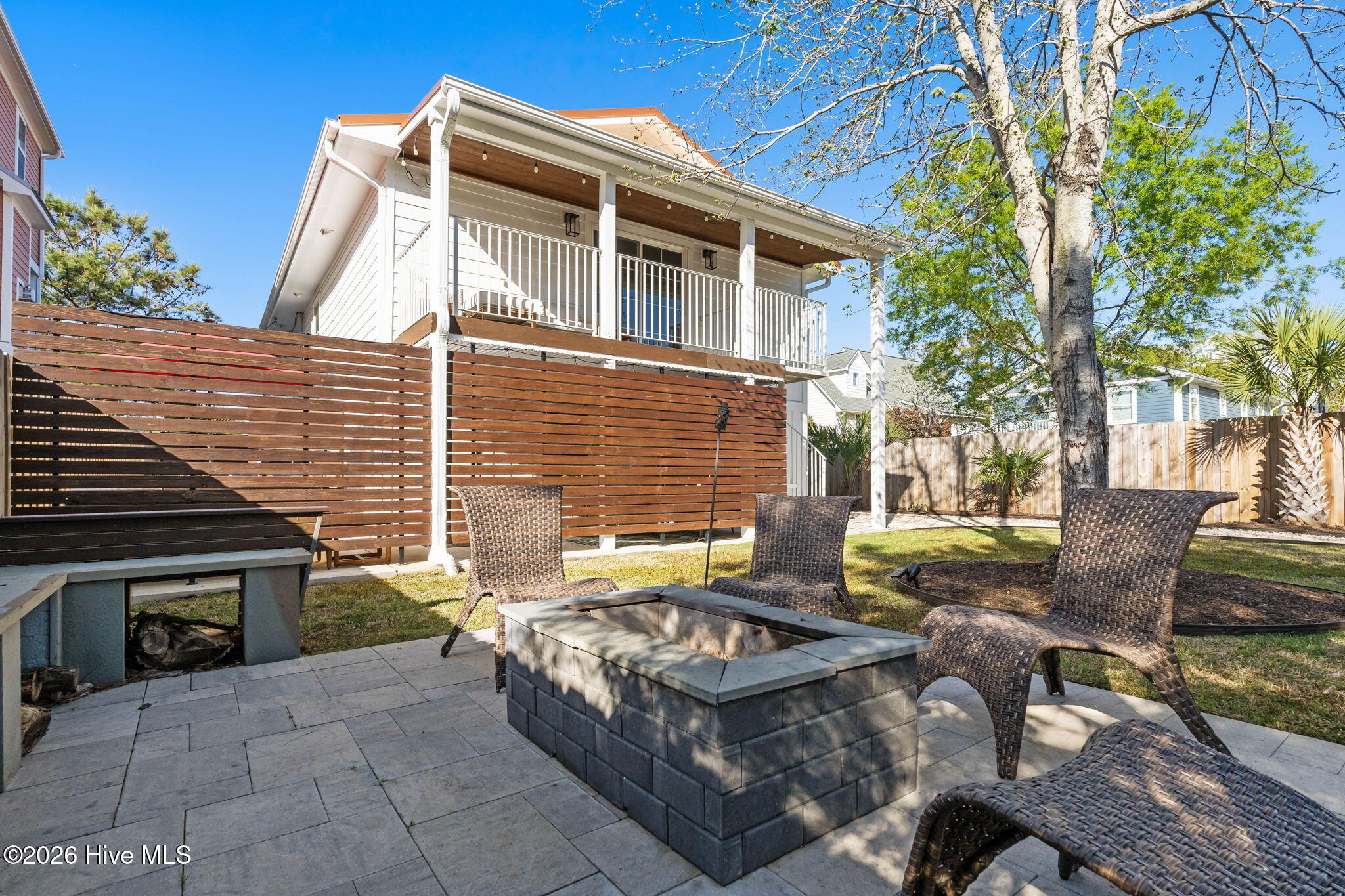 100565975 | Photo 33