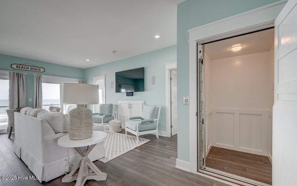 100508302 | Photo 33