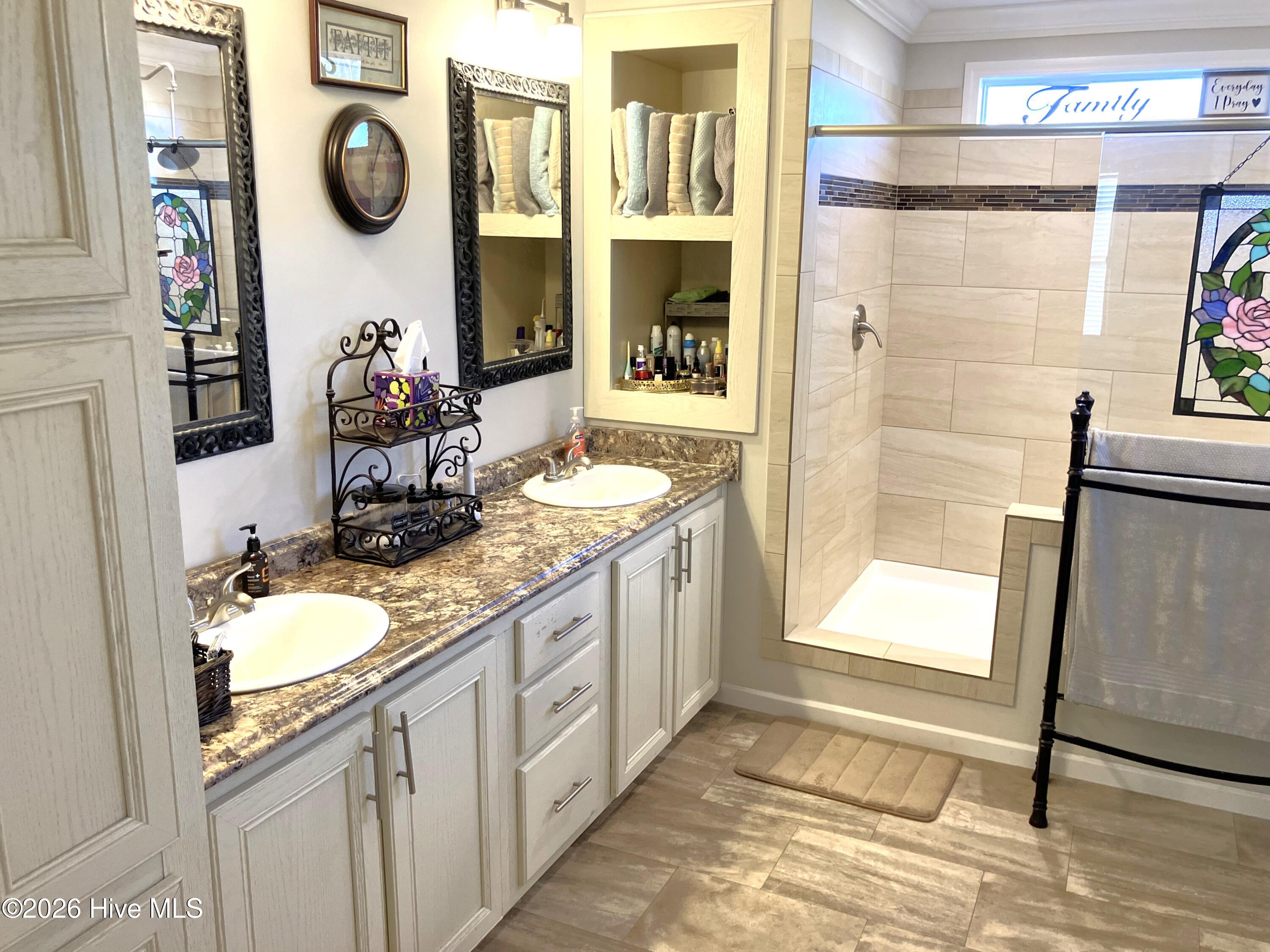 1406 White Oak River Road,Maysville