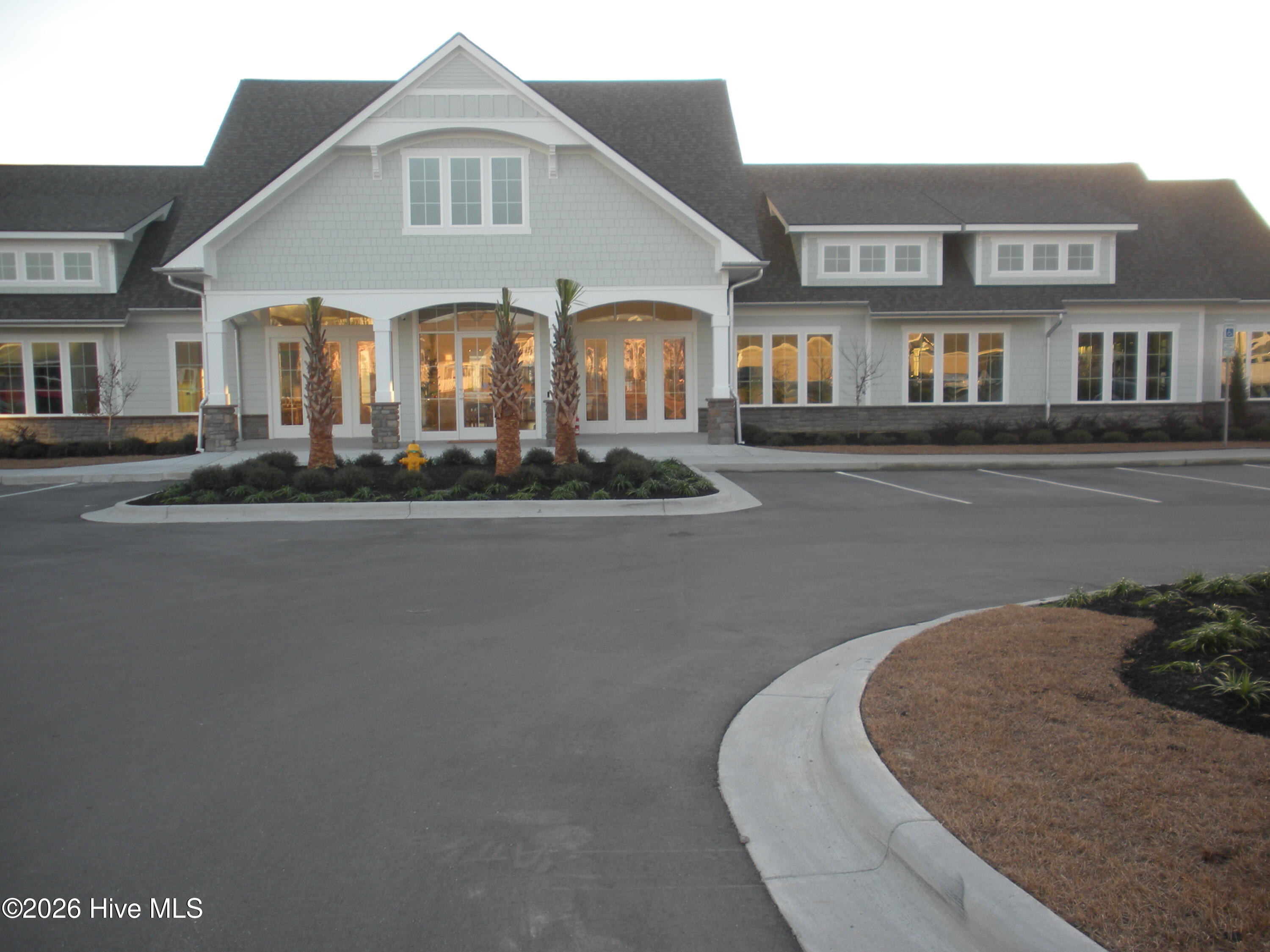 100548269 | Photo 21