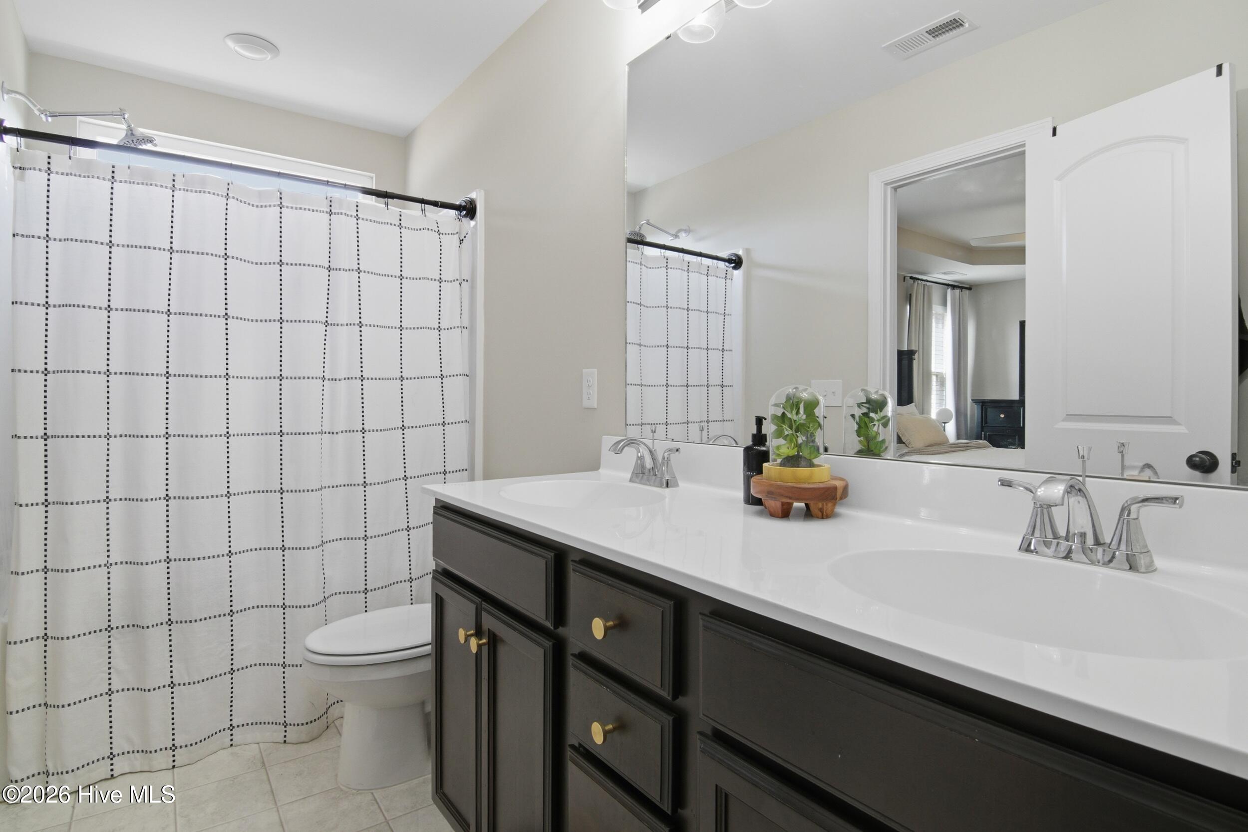 100553402 | Photo 22