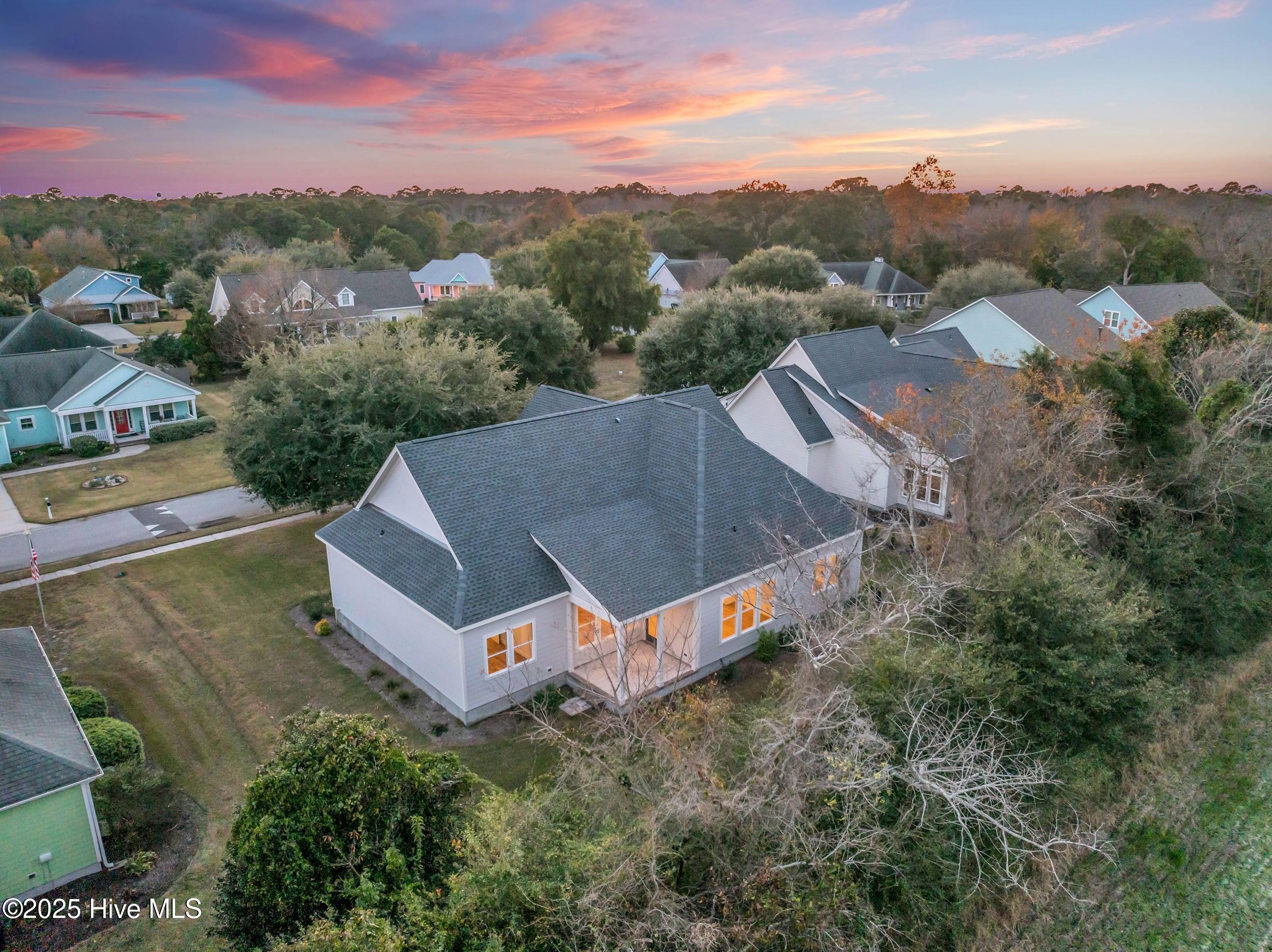 100542889 | Photo 58