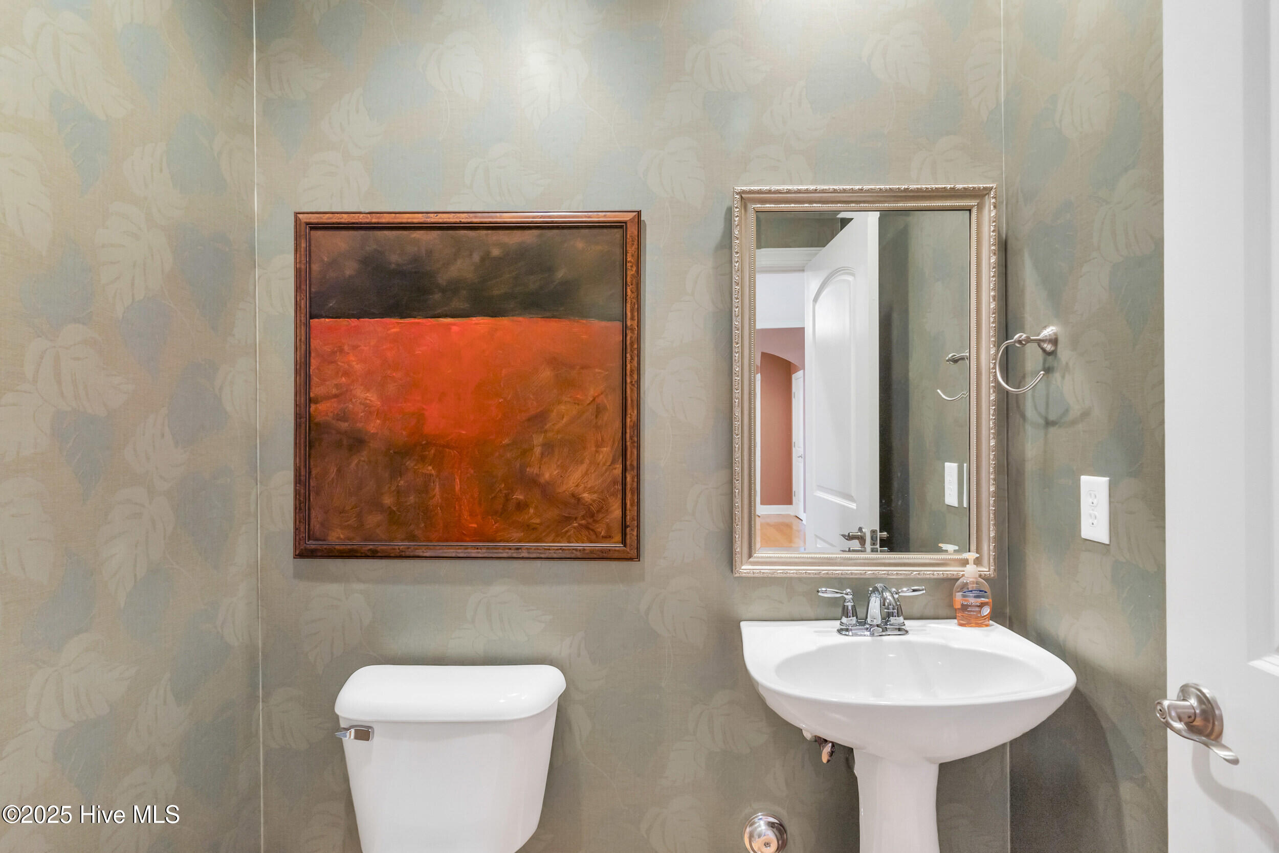 100533496 | Photo 37