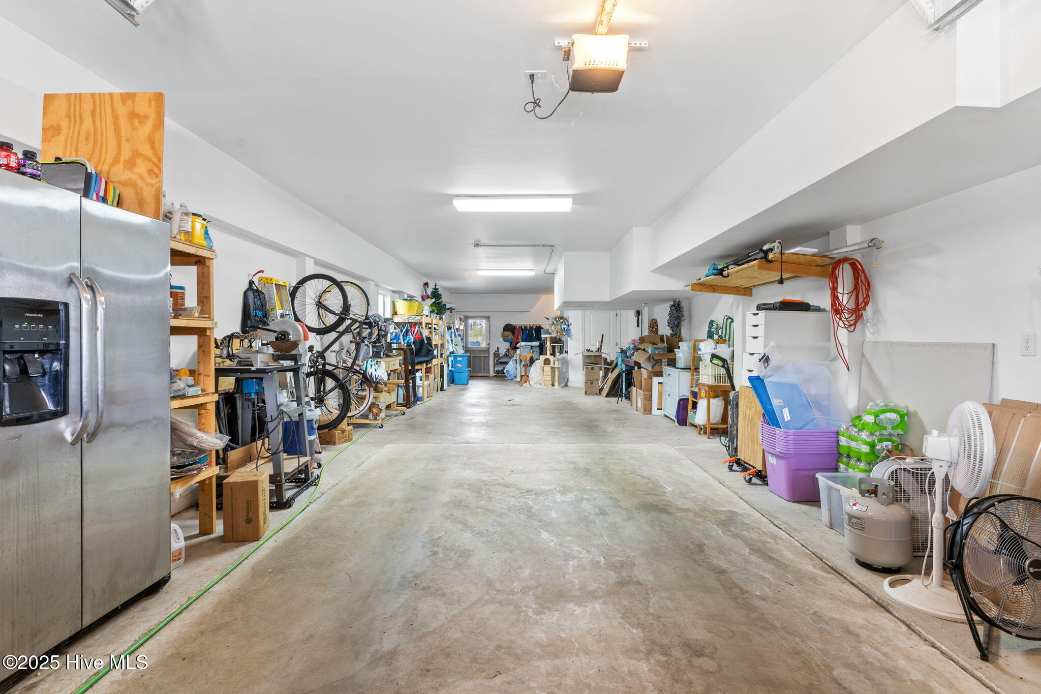 100548558 | Photo 49