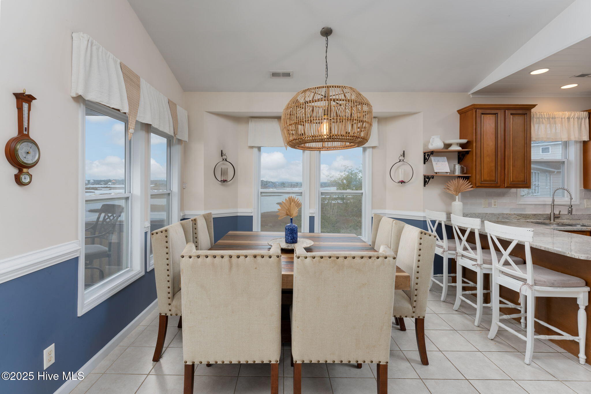 100488869 | Photo 15