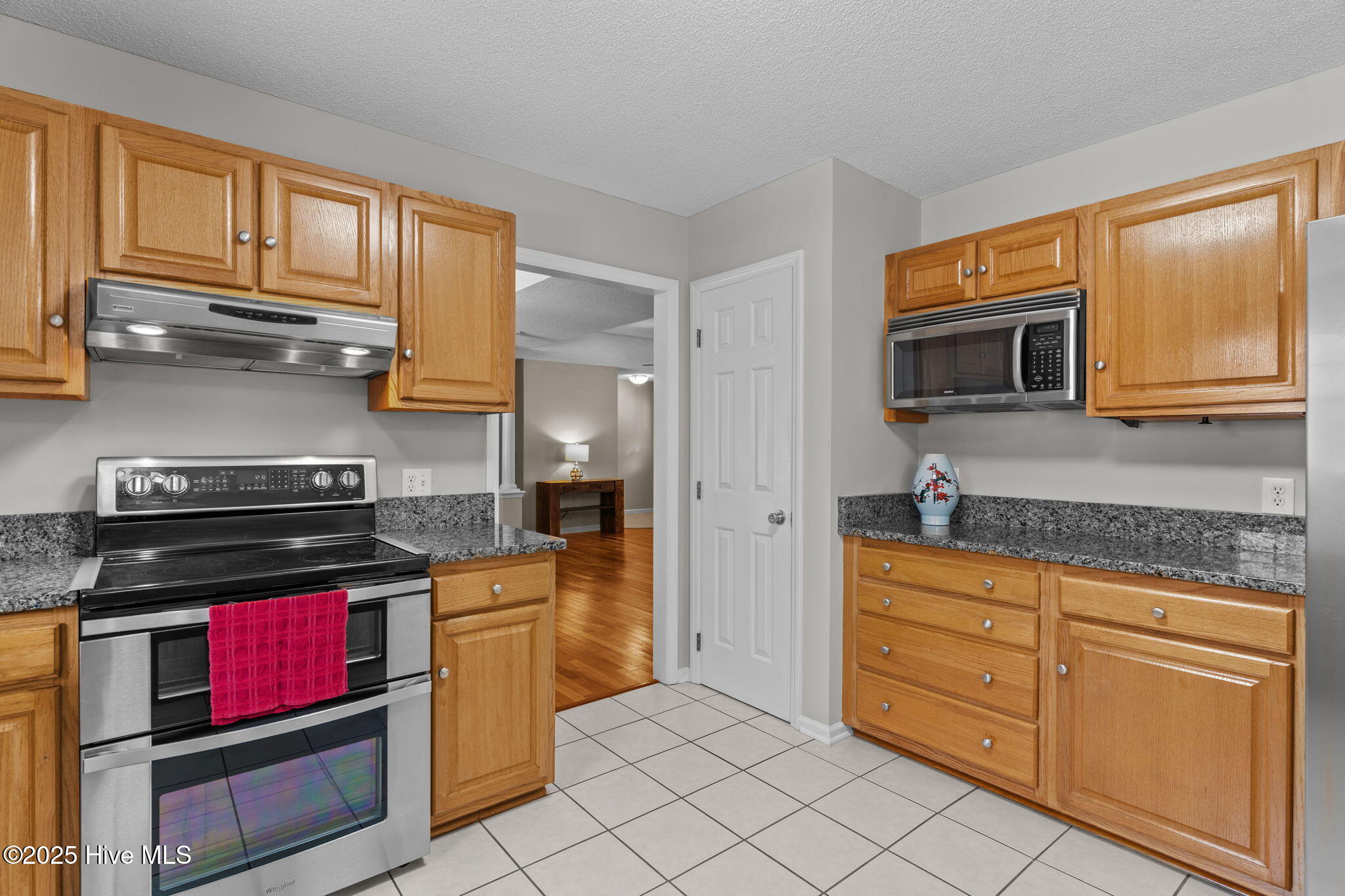 100543111 | Photo 15