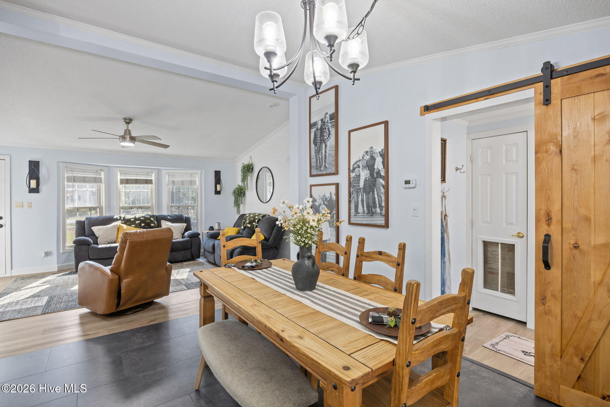 100560111 | Photo 19