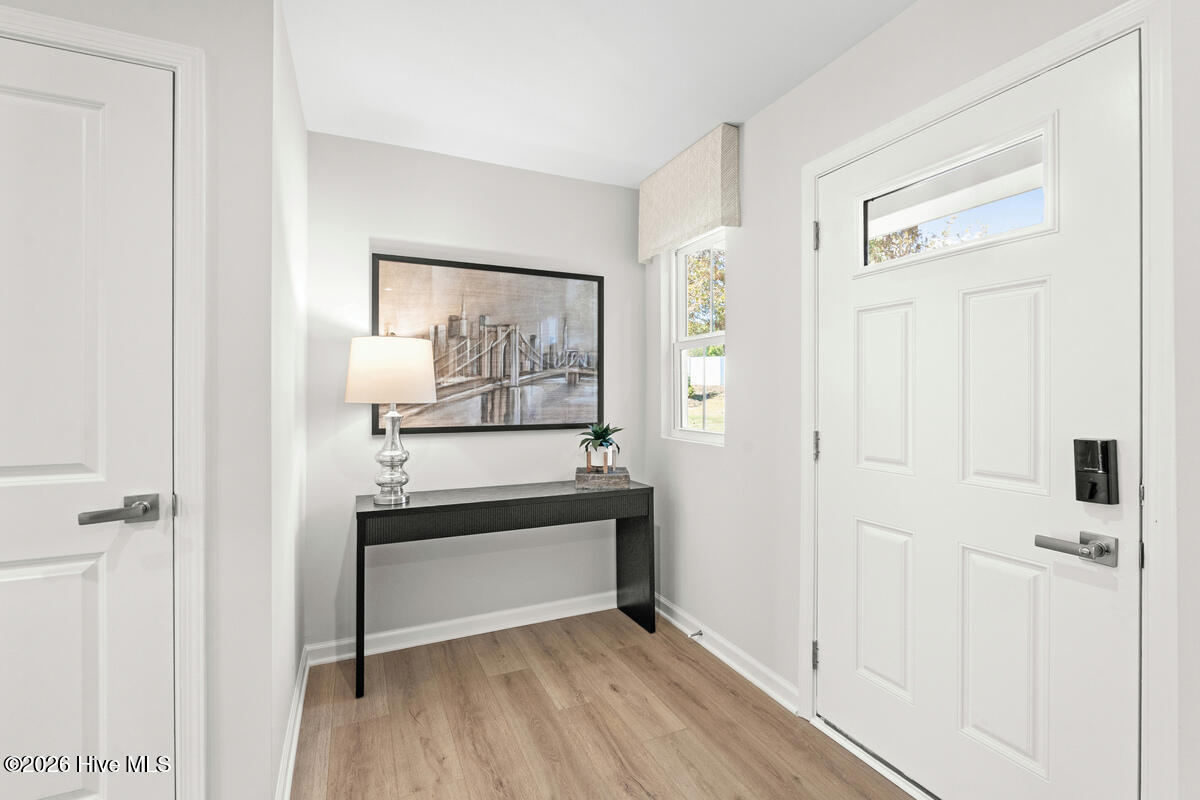 100564045 | Photo 38