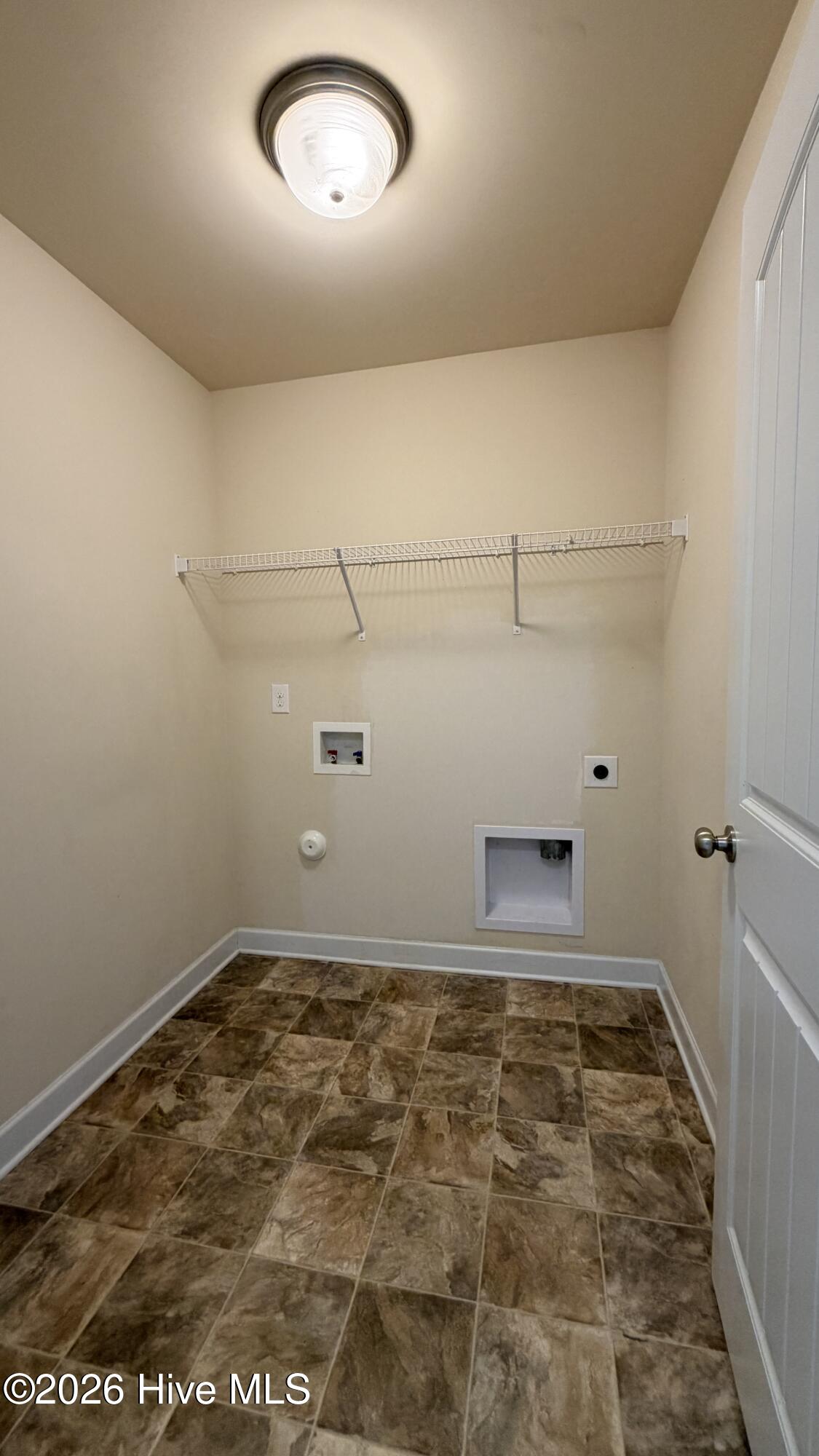 100559165 | Photo 17