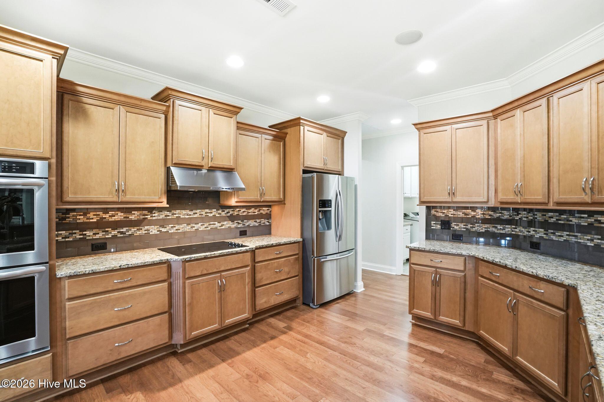 100565235 | Photo 17