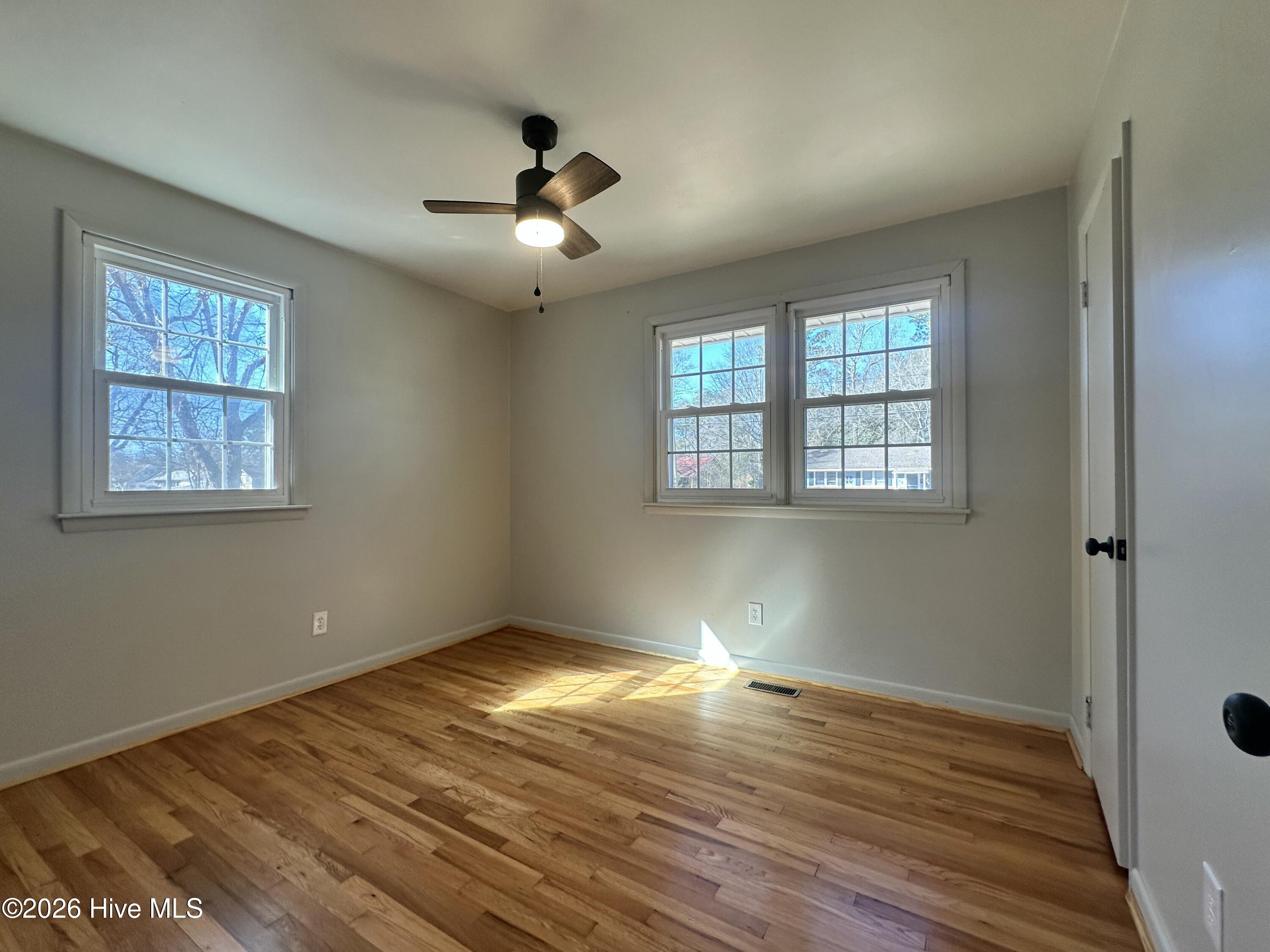 100553372 | Photo 13