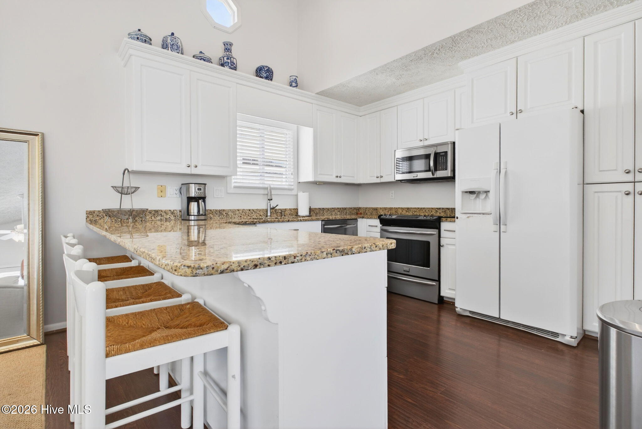 100566511 | Photo 21