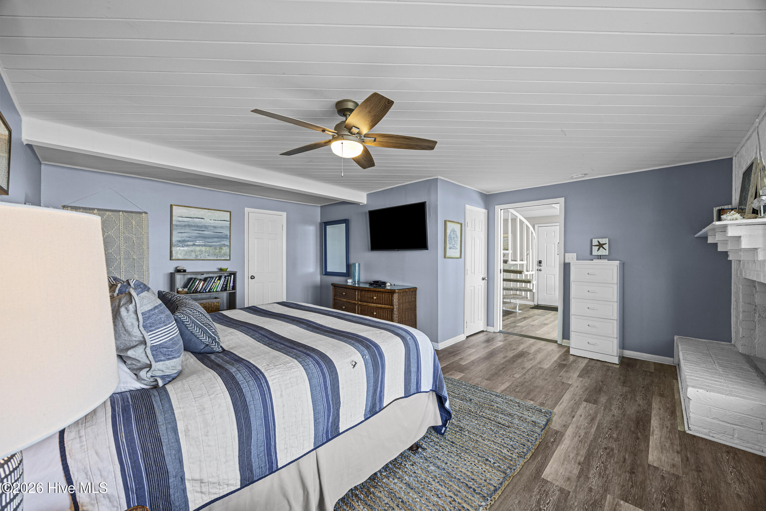 100568545 | Photo 14