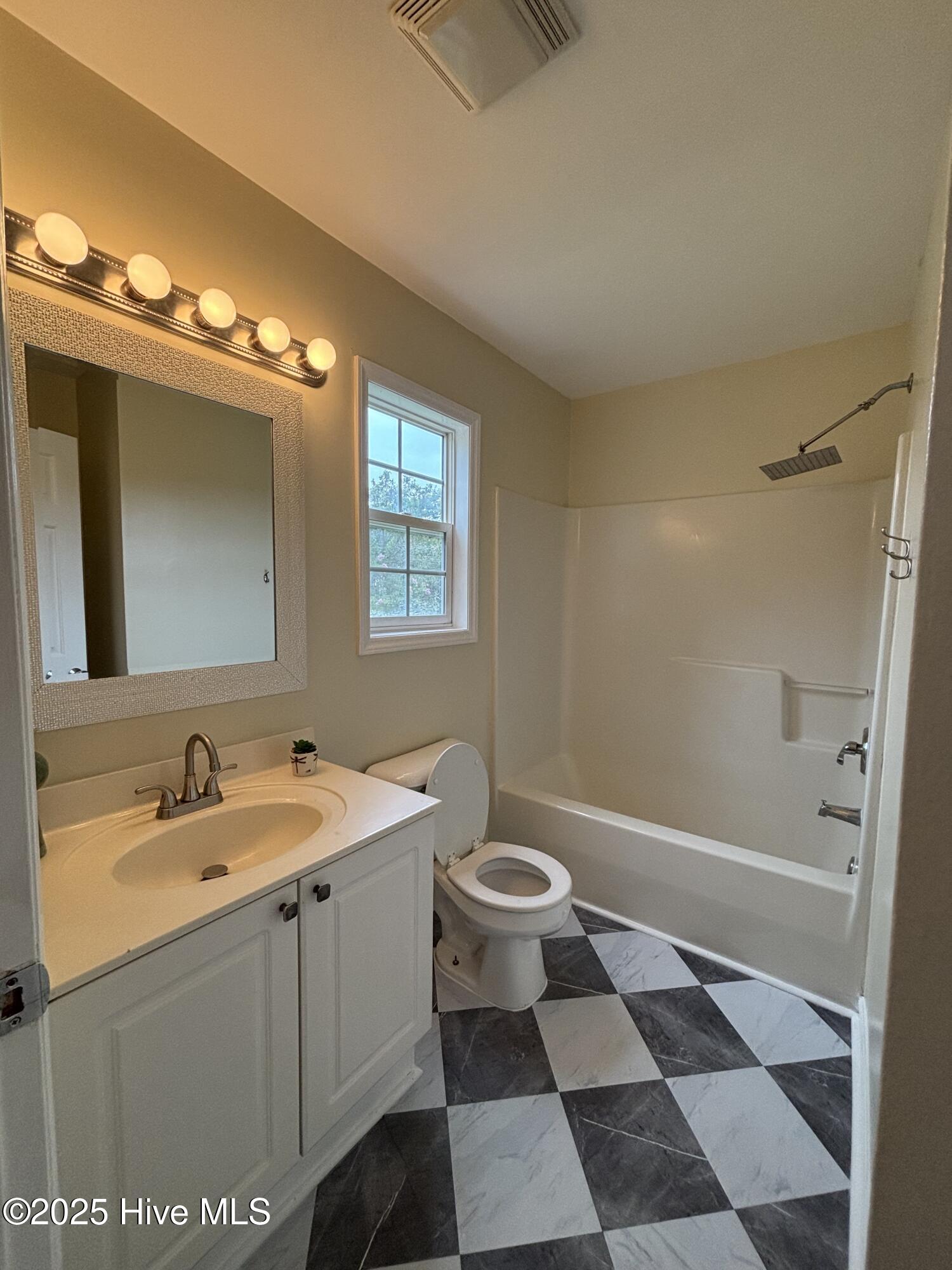 100522436 | Photo 20