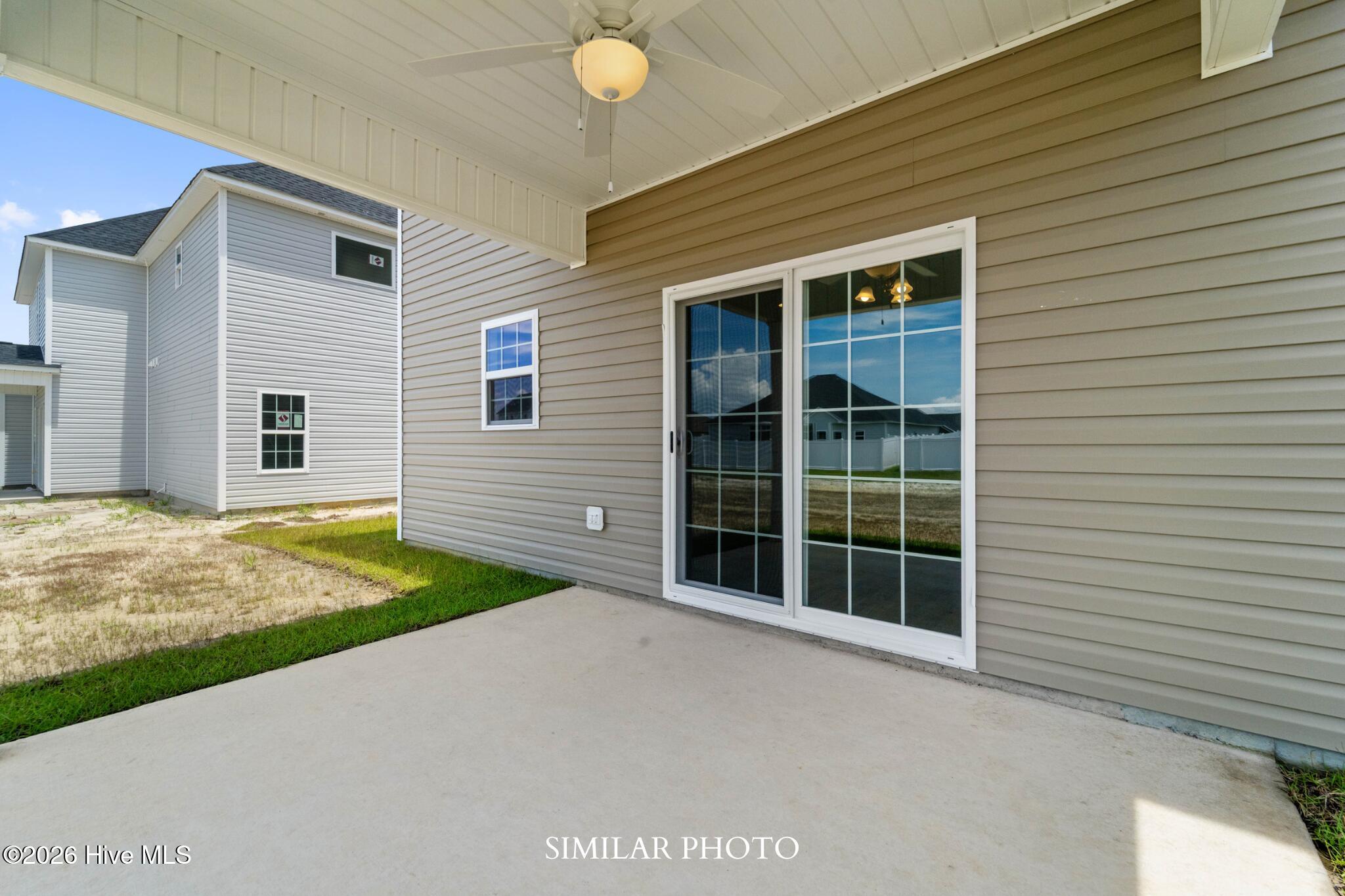 100554439 | Photo 43