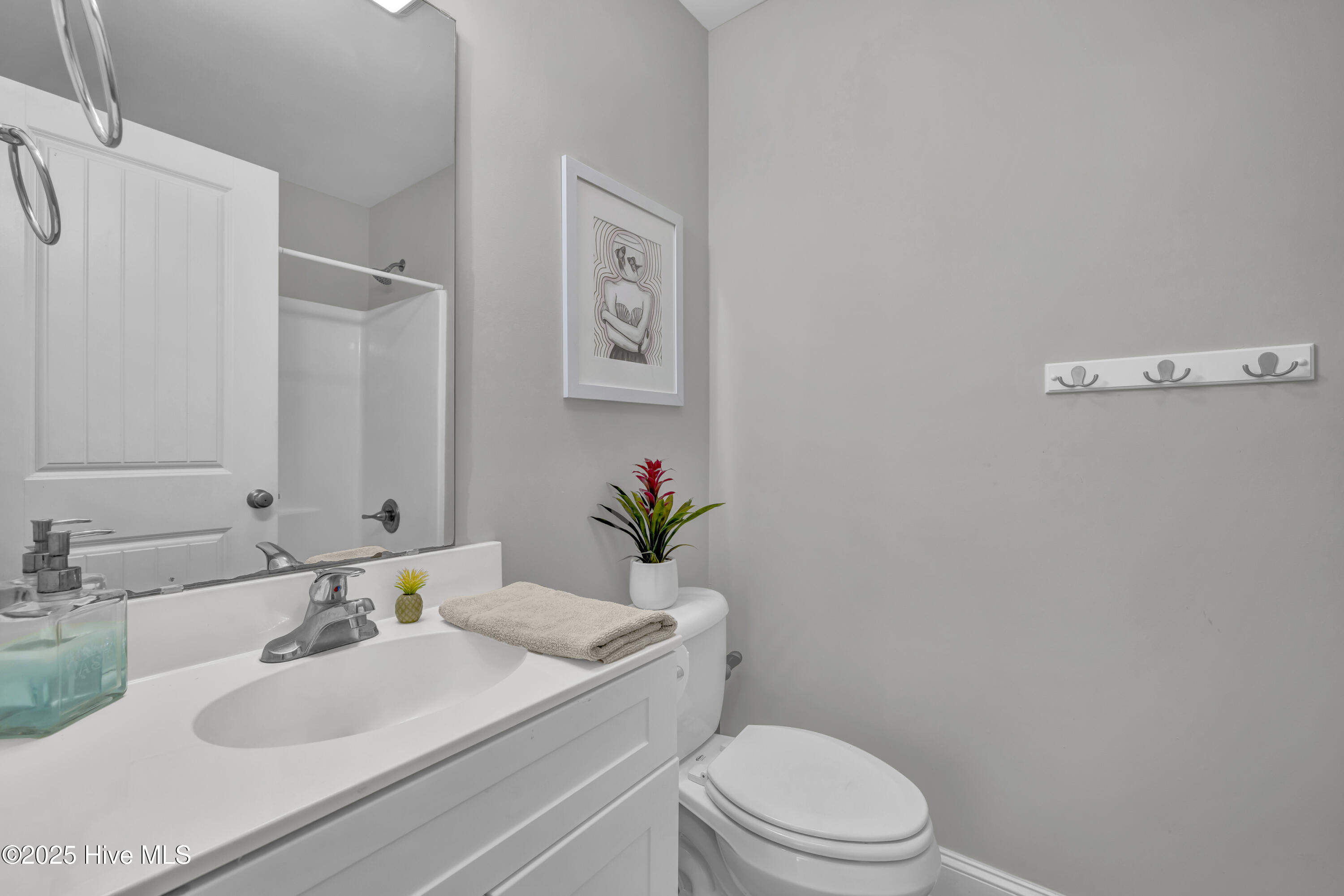 100535806 | Photo 35