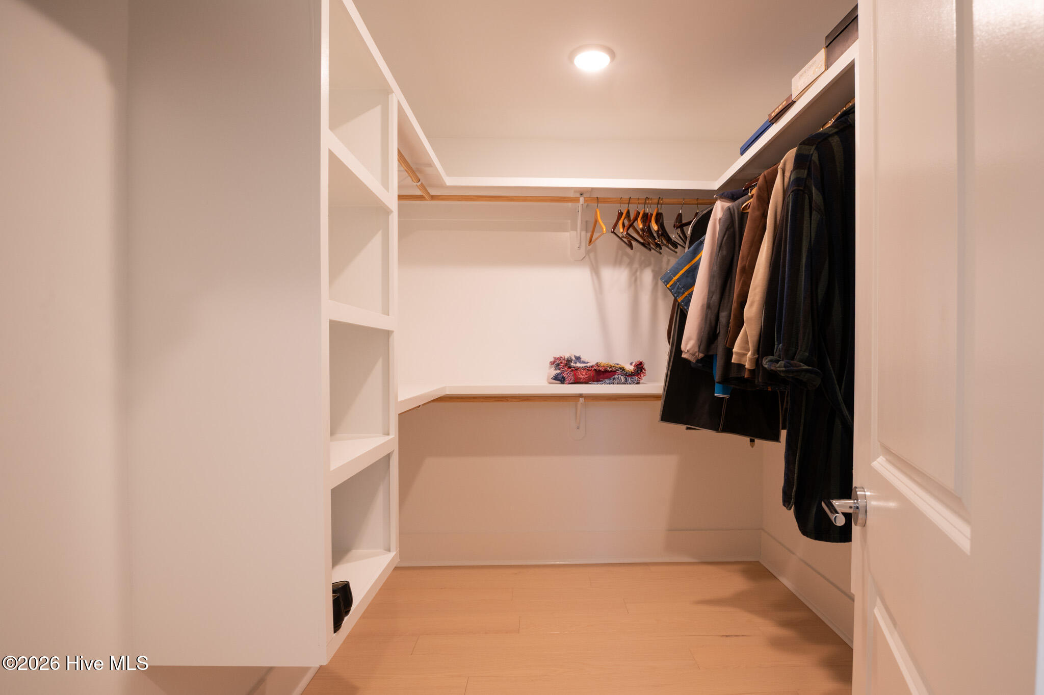 100564626 | Photo 10