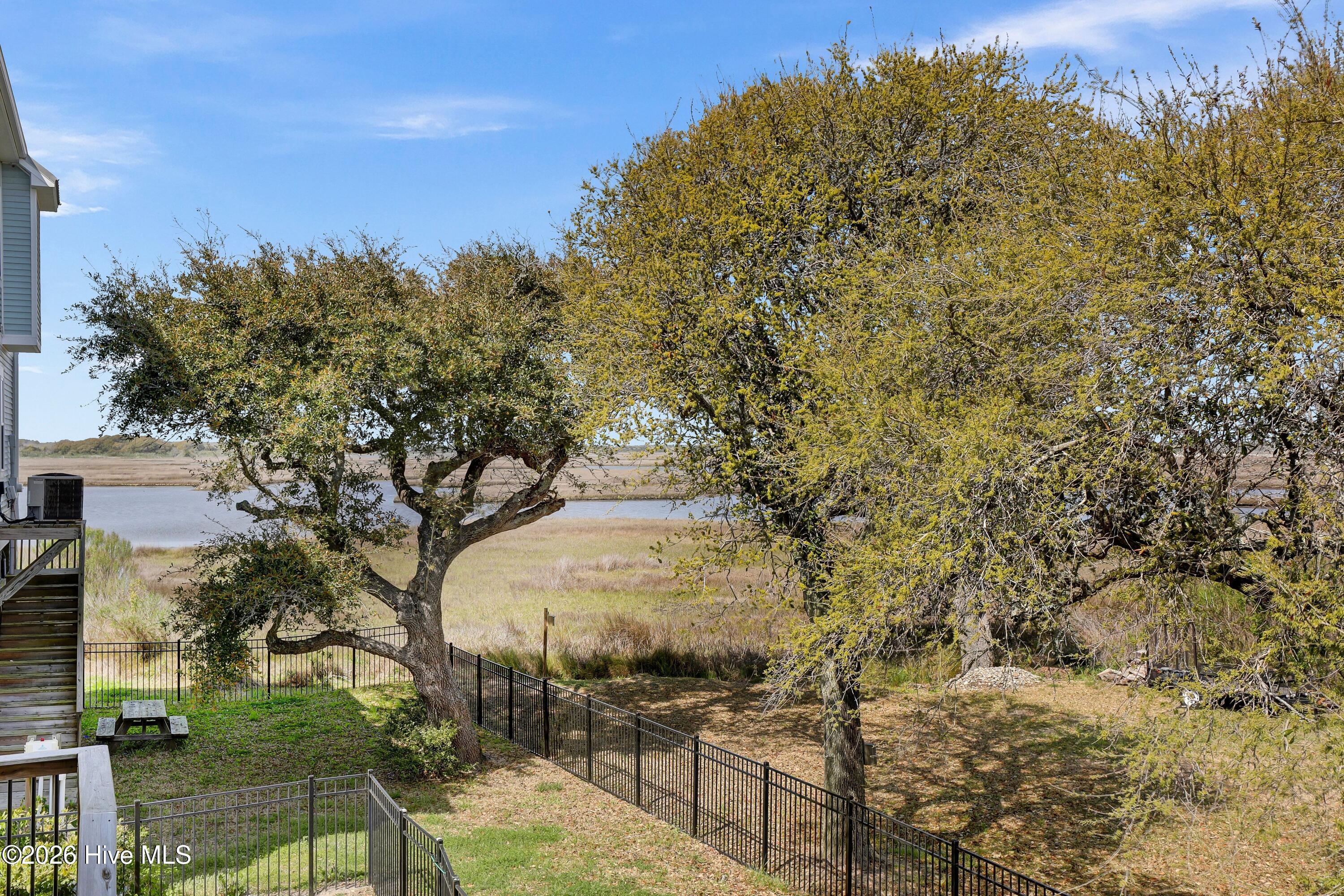 100564246 | Photo 73