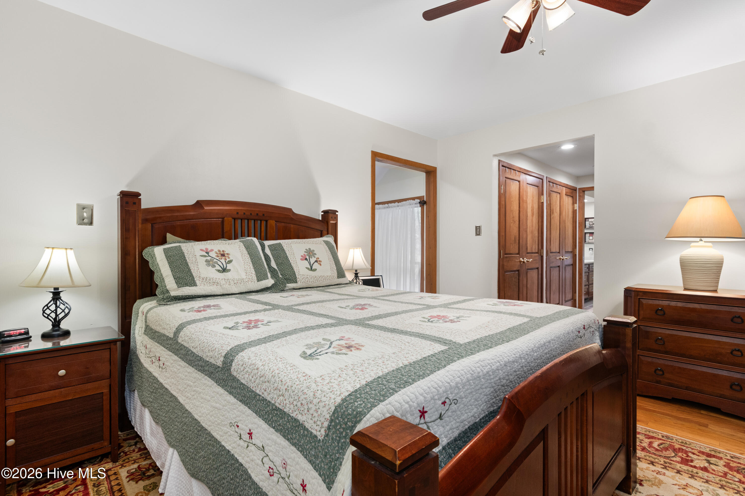 100561617 | Photo 16