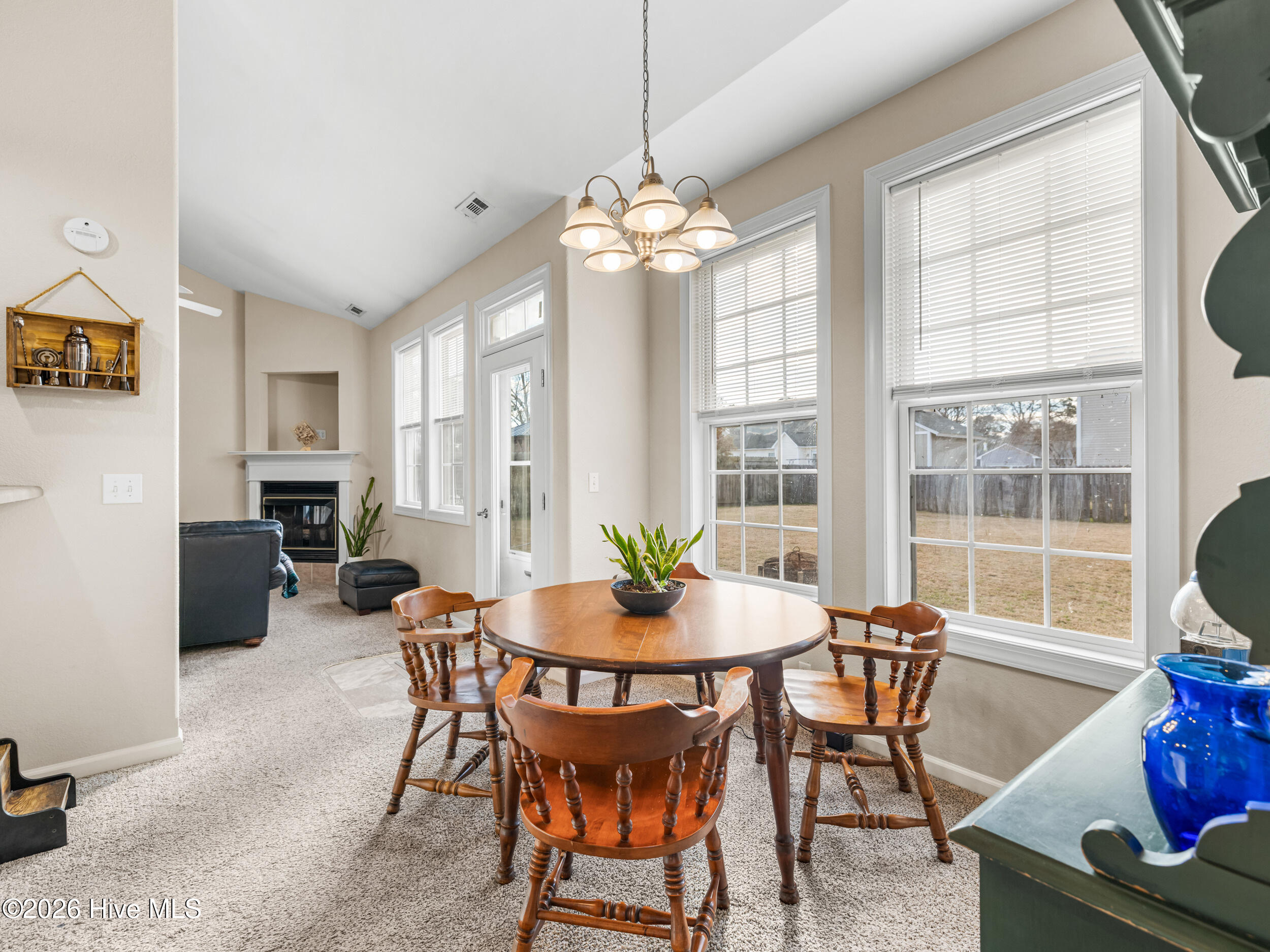 100561175 | Photo 11