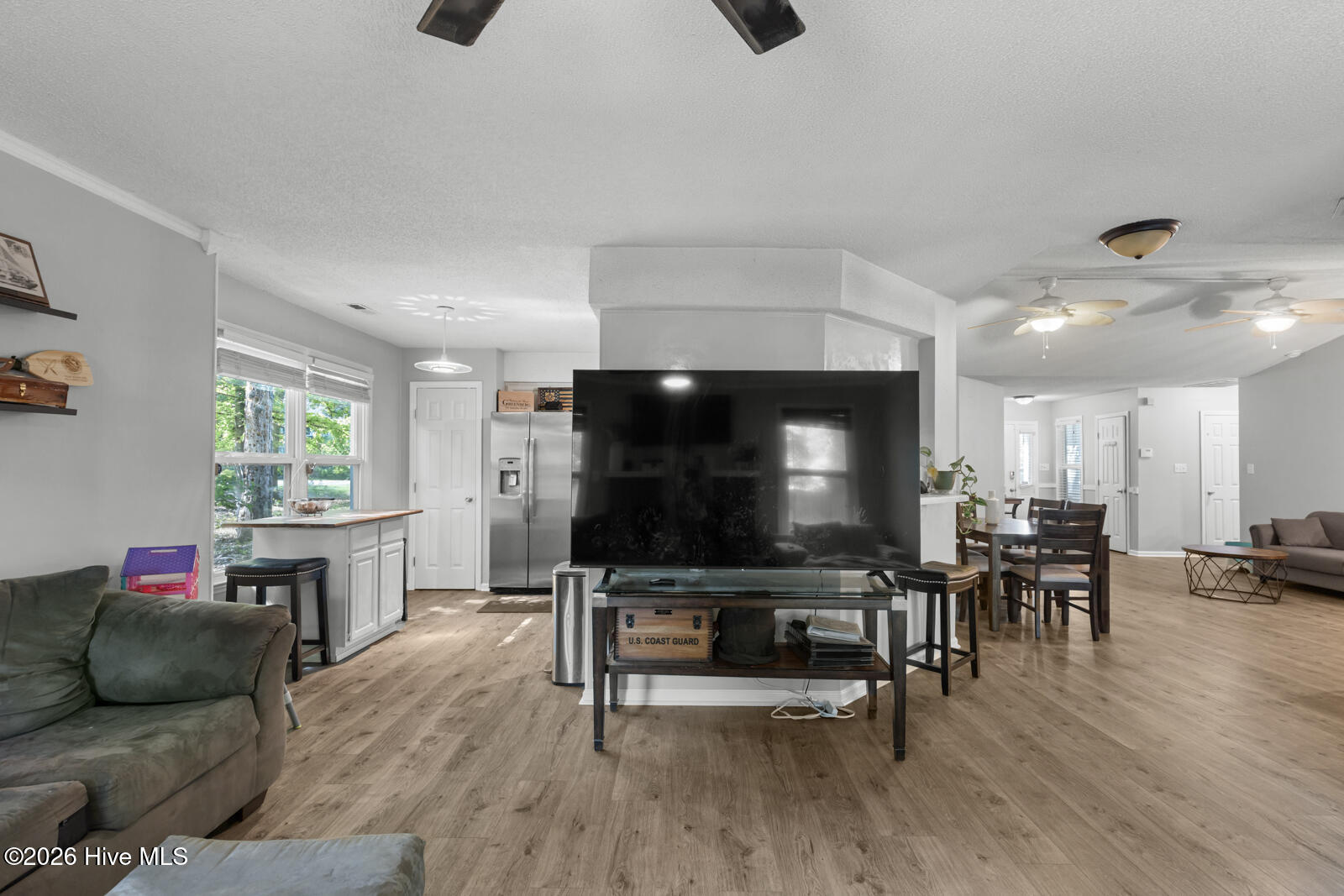 100570070 | Photo 11