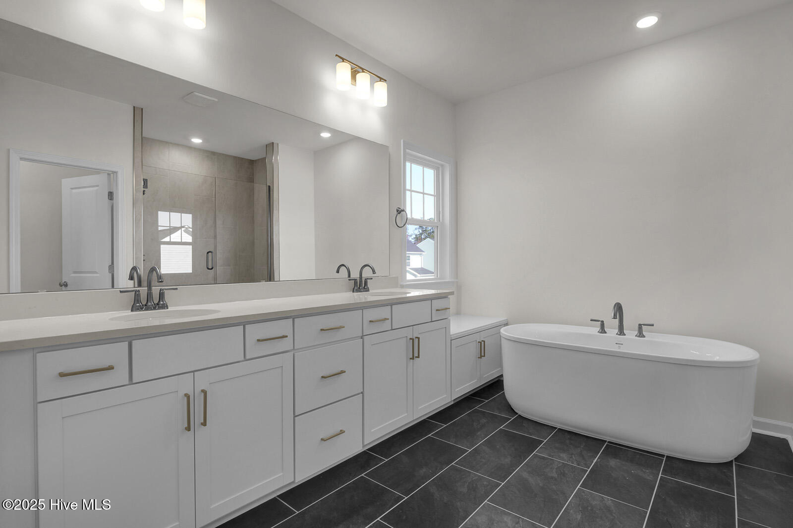 100500877 | Photo 29