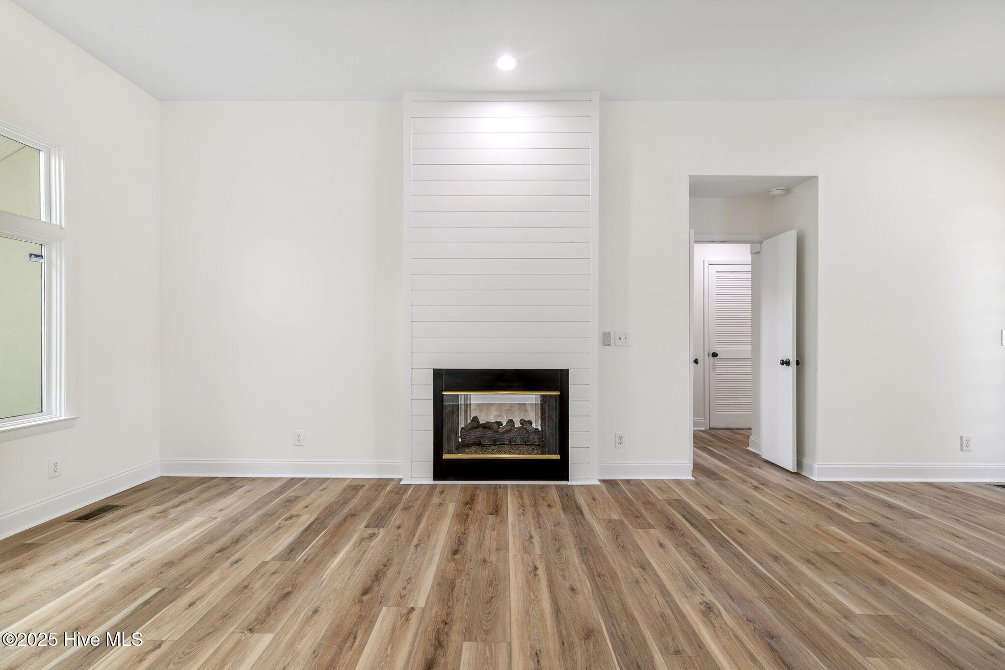 100517778 | Photo 10