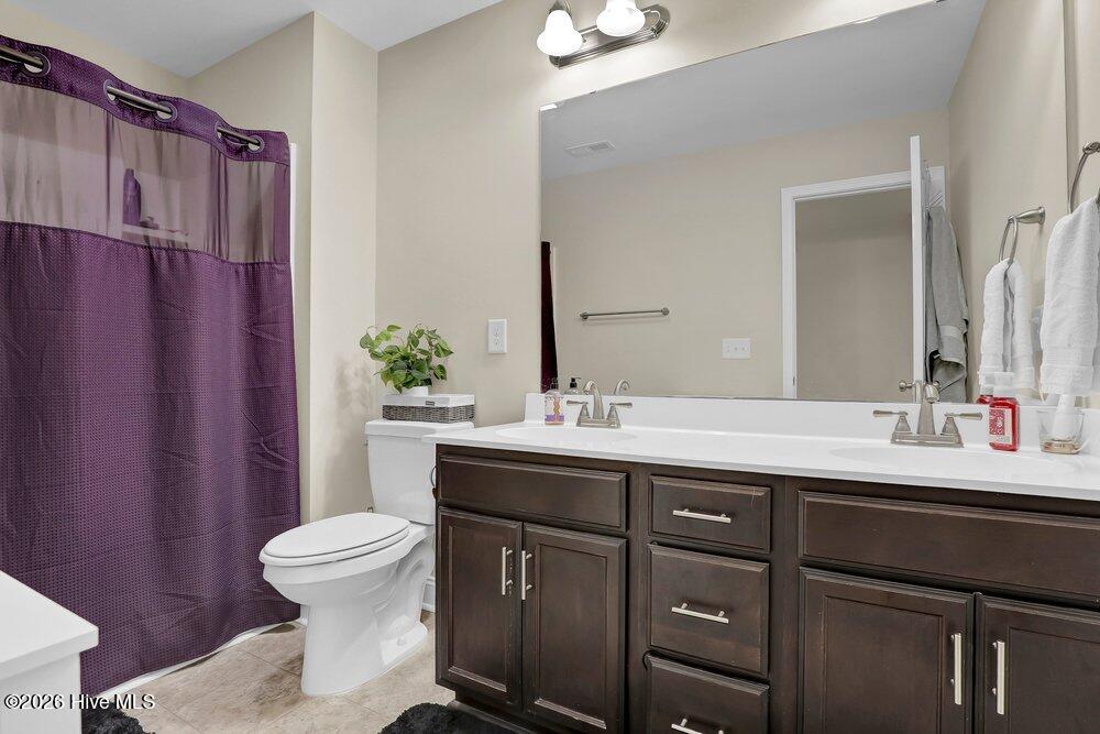 100568323 | Photo 19