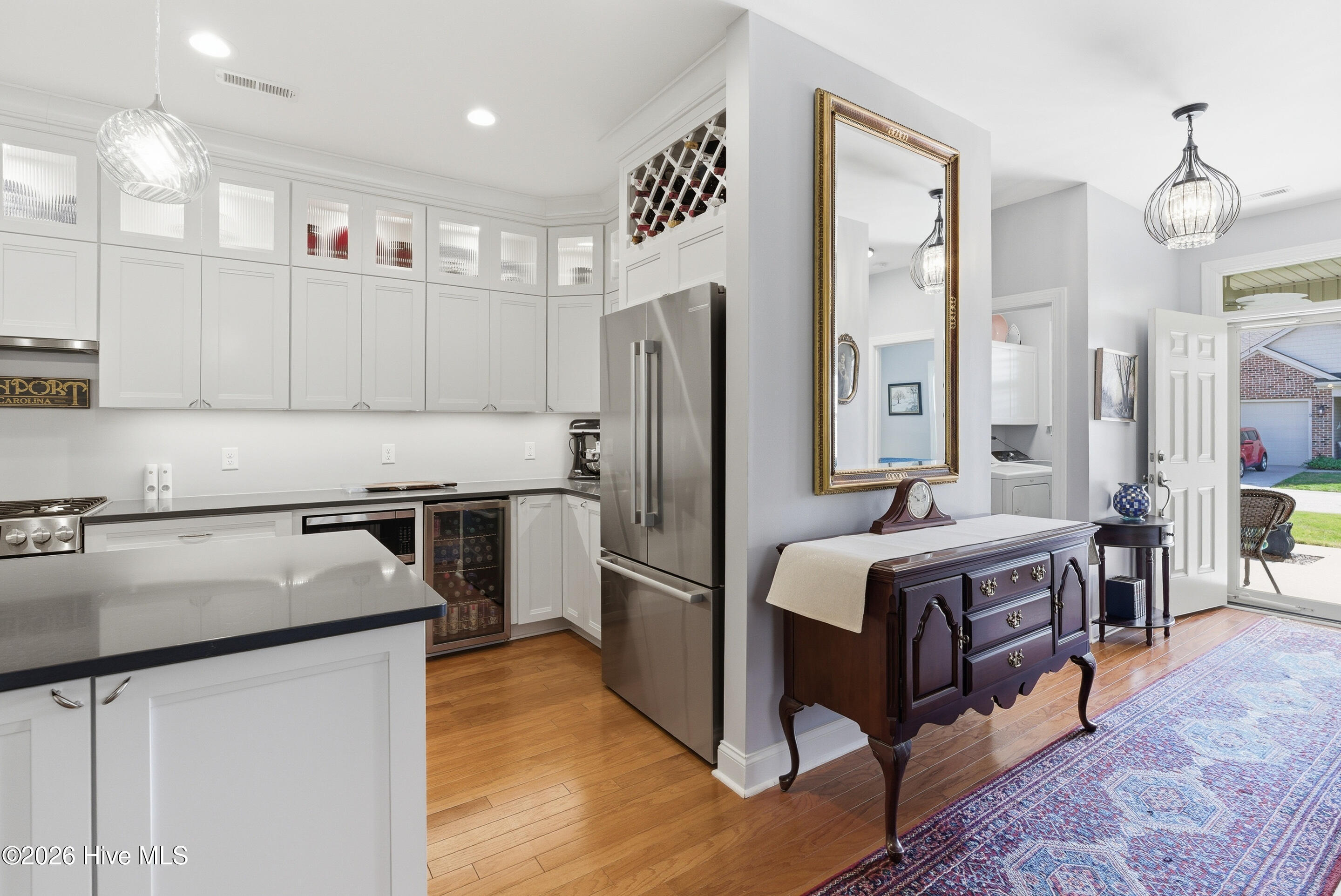 100566740 | Photo 10