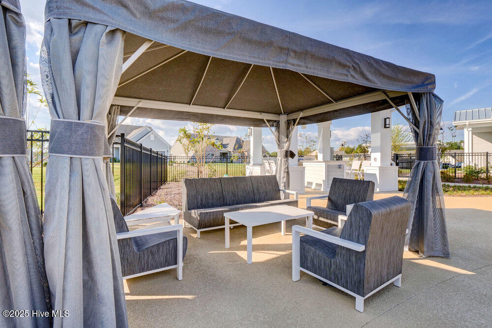 100525944 | Photo 49