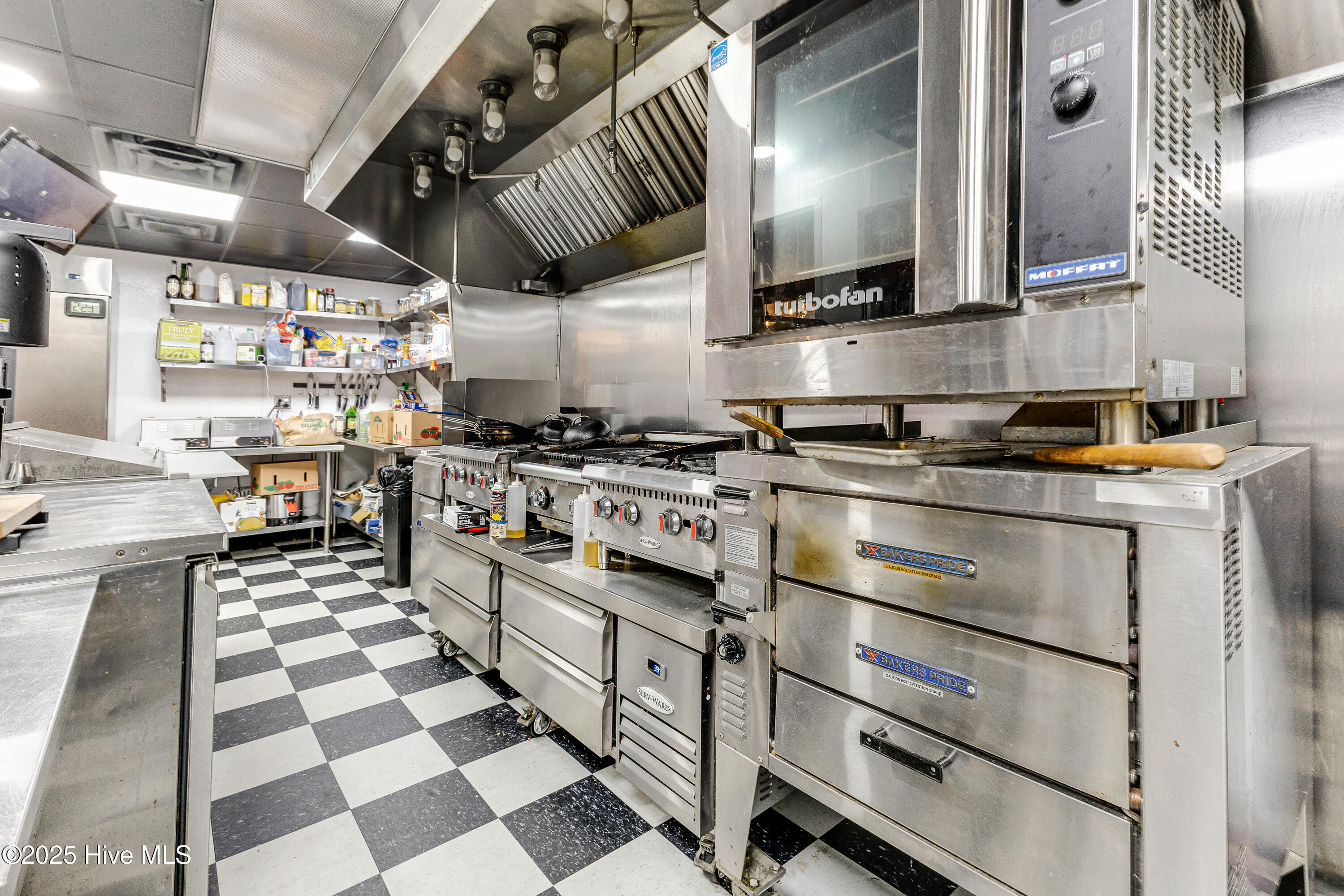 100509420 | Photo 22