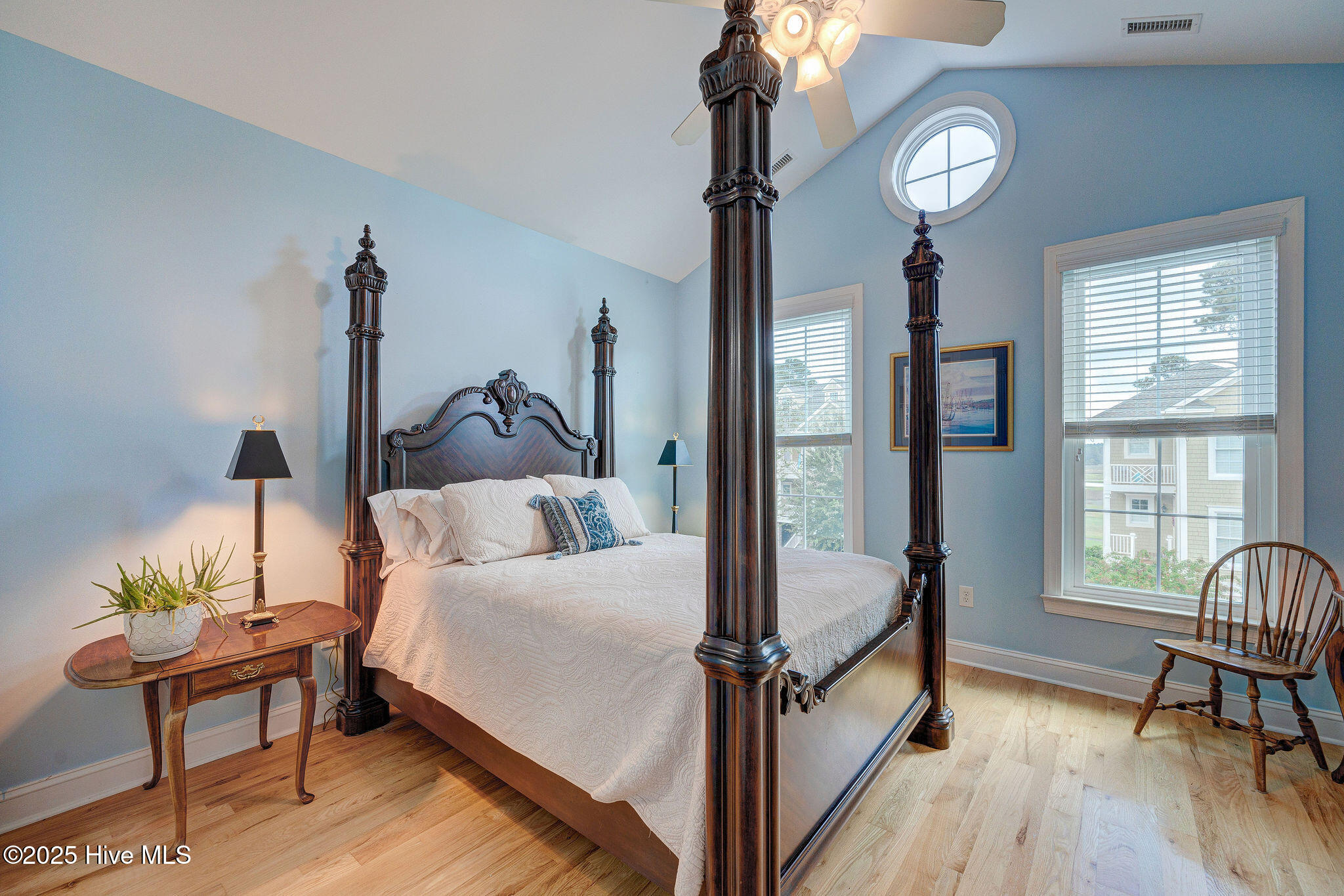 100533949 | Photo 33