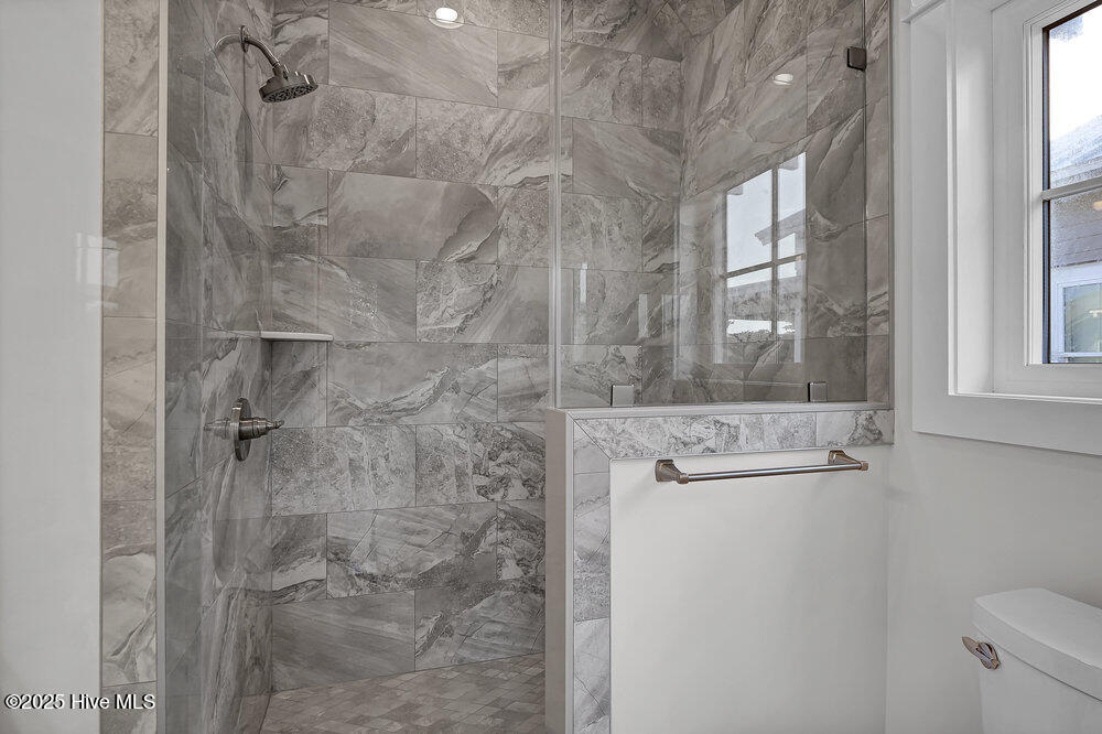 100507962 | Photo 29