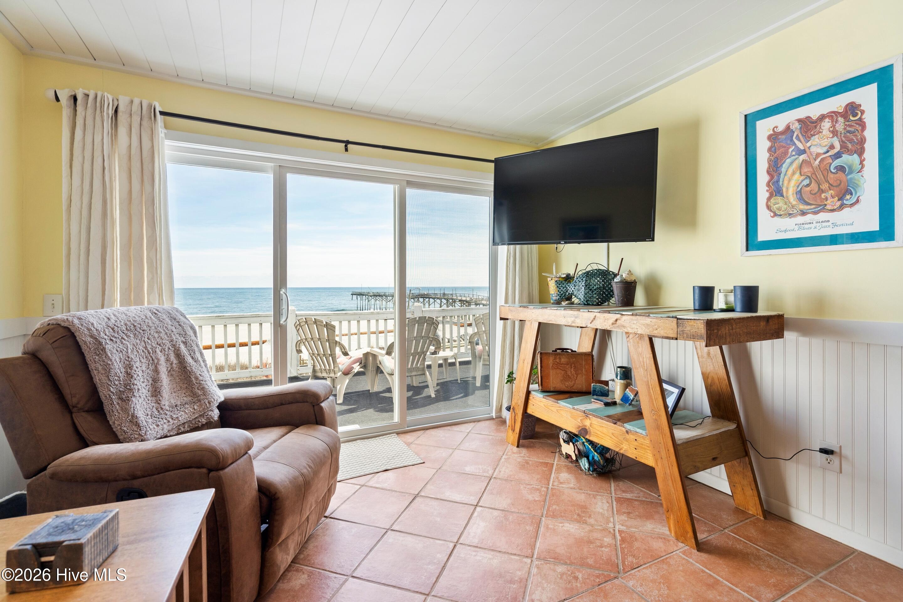 100549000 | Photo 21