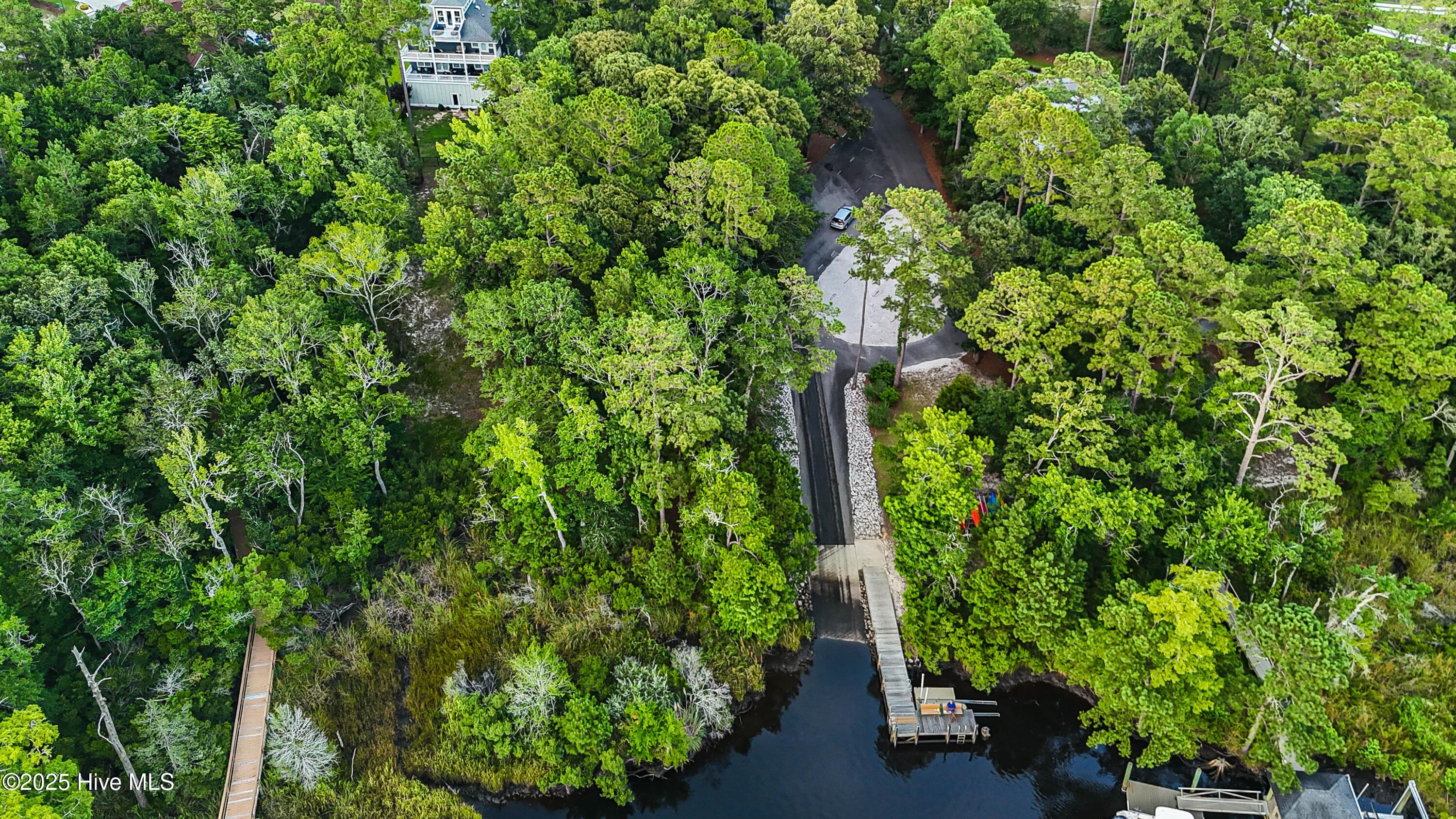 100516751 | Photo 11