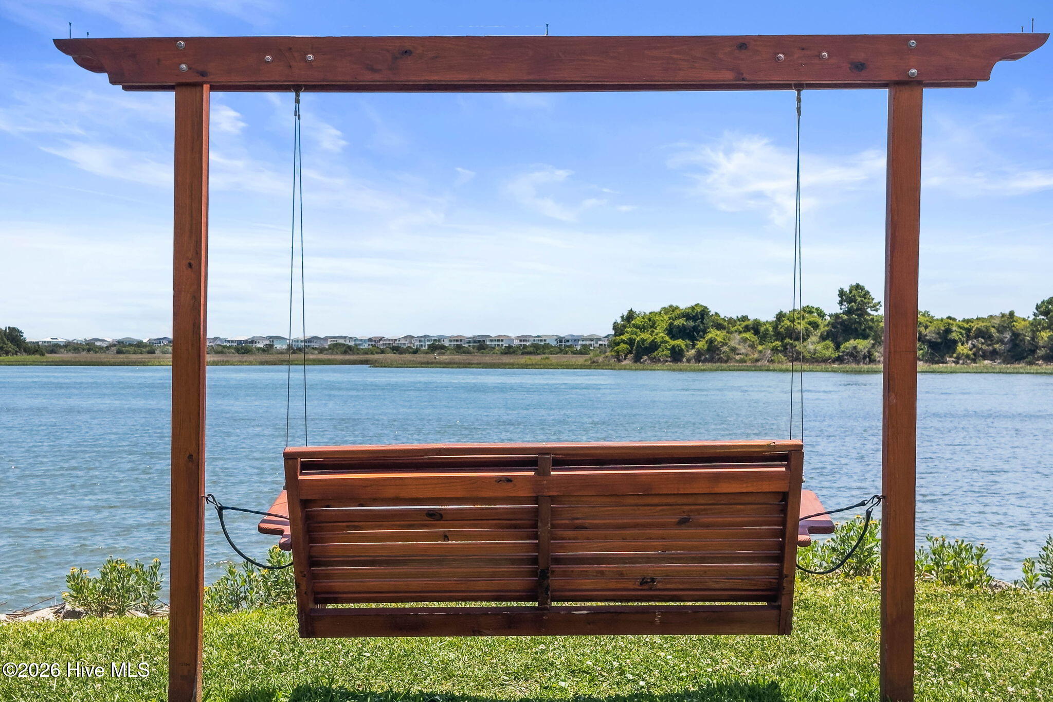 100561384 | Photo 40