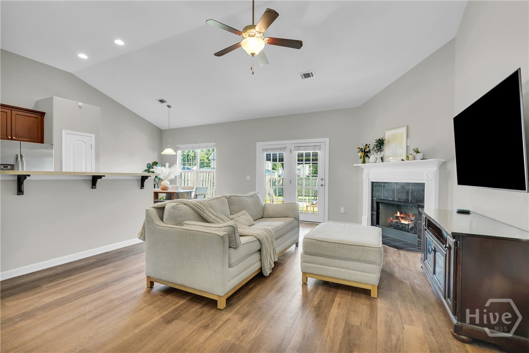 13 Twin Oaks Place