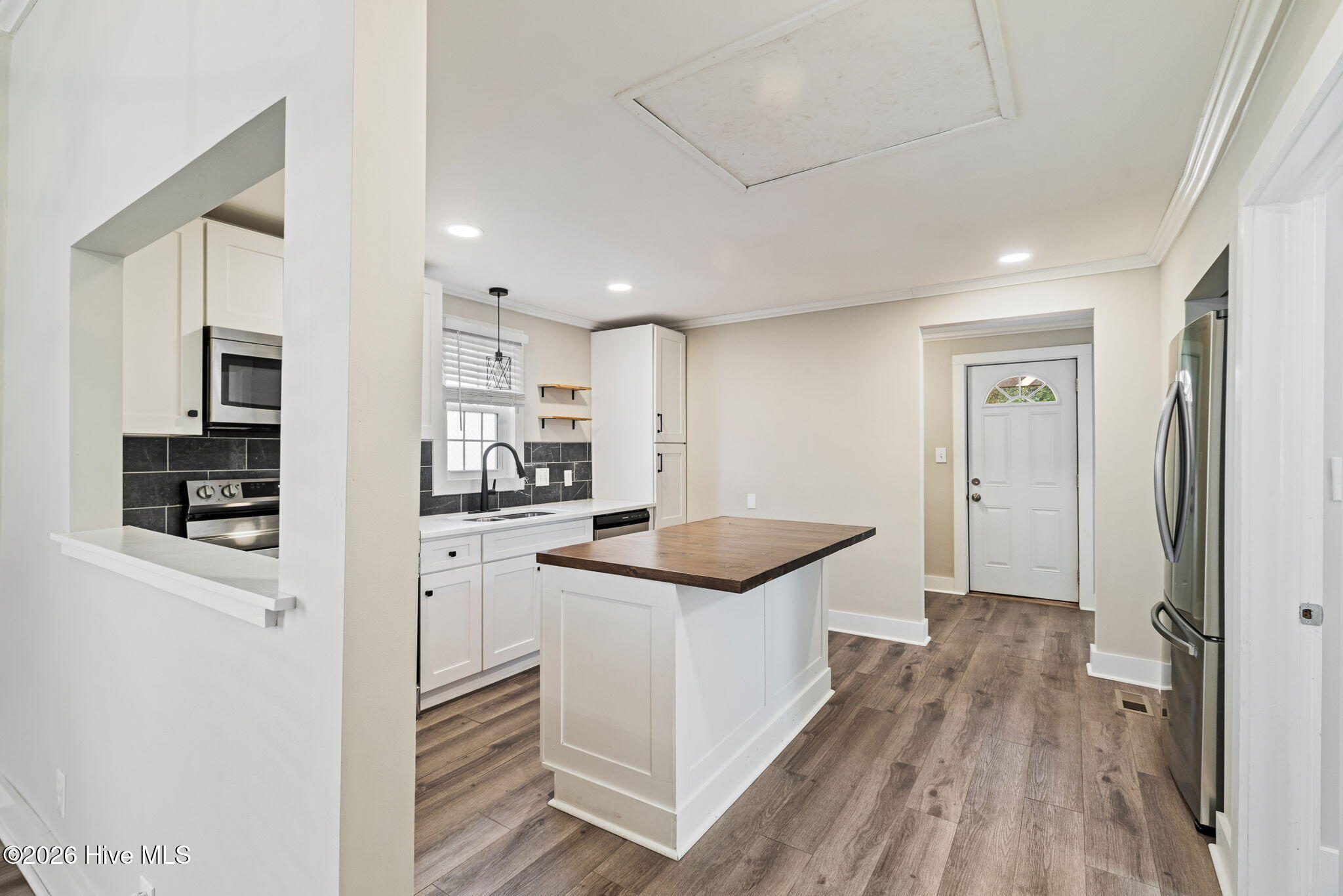 100551383 | Photo 14