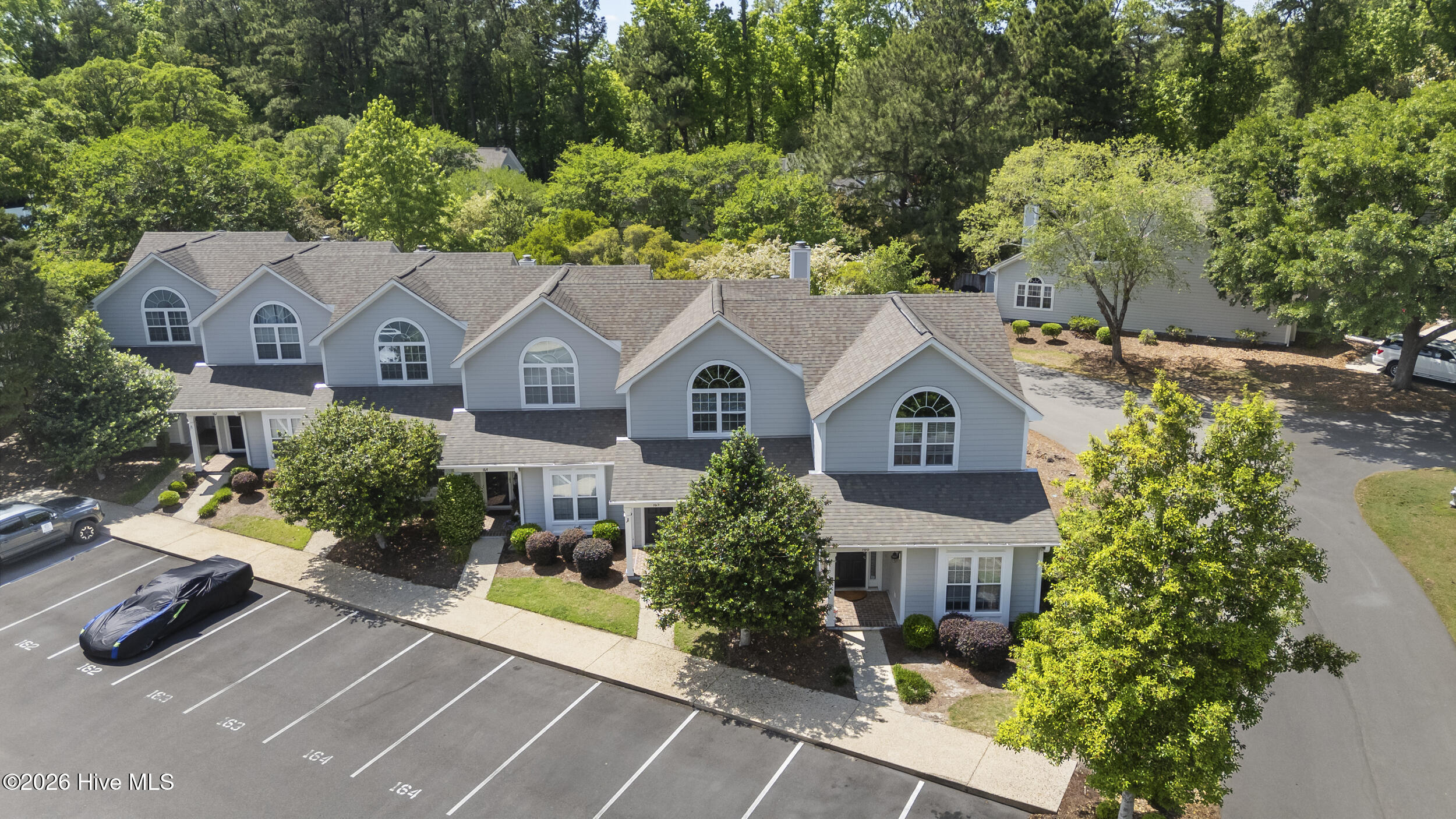 100570067 | Photo 28