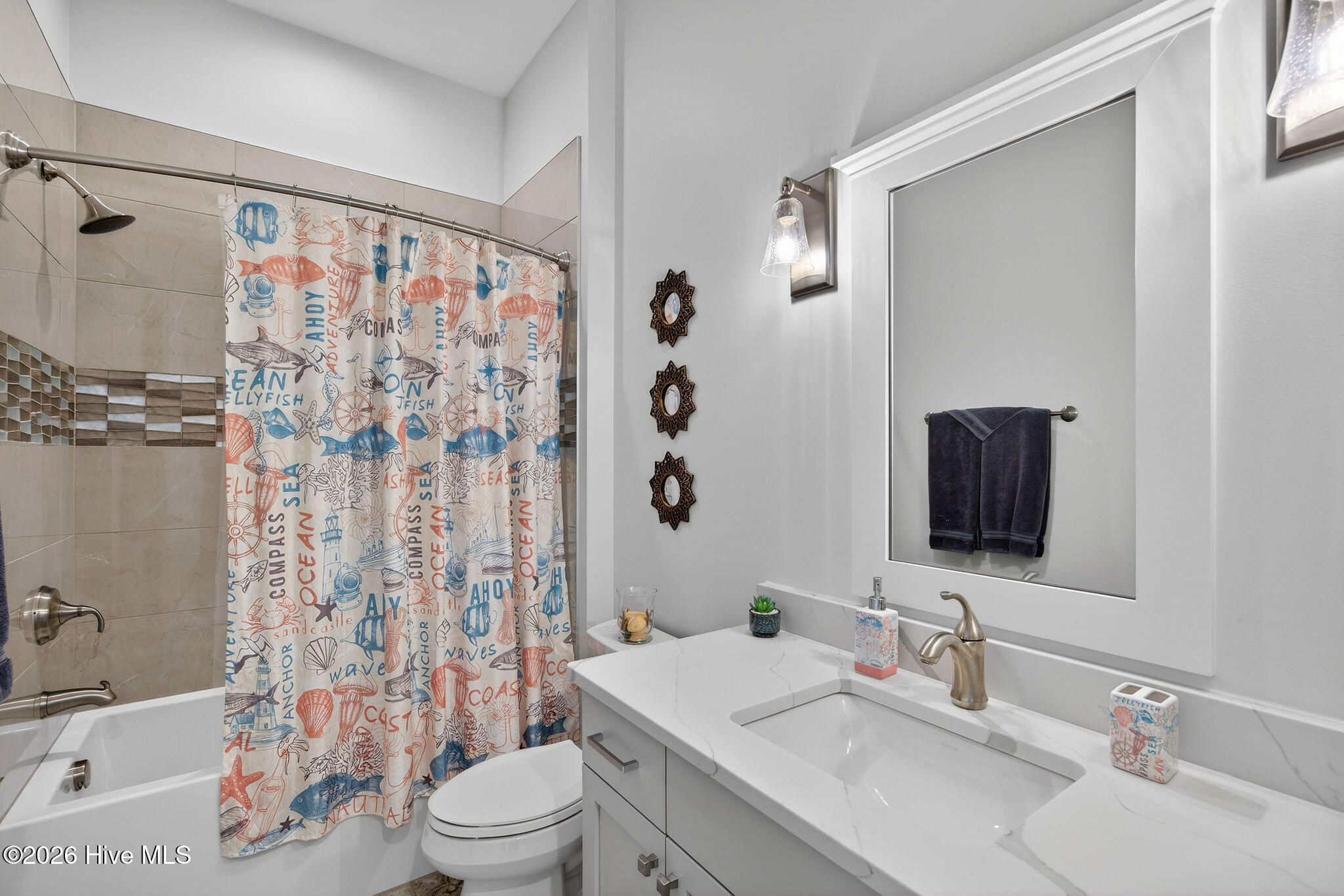 100557303 | Photo 29