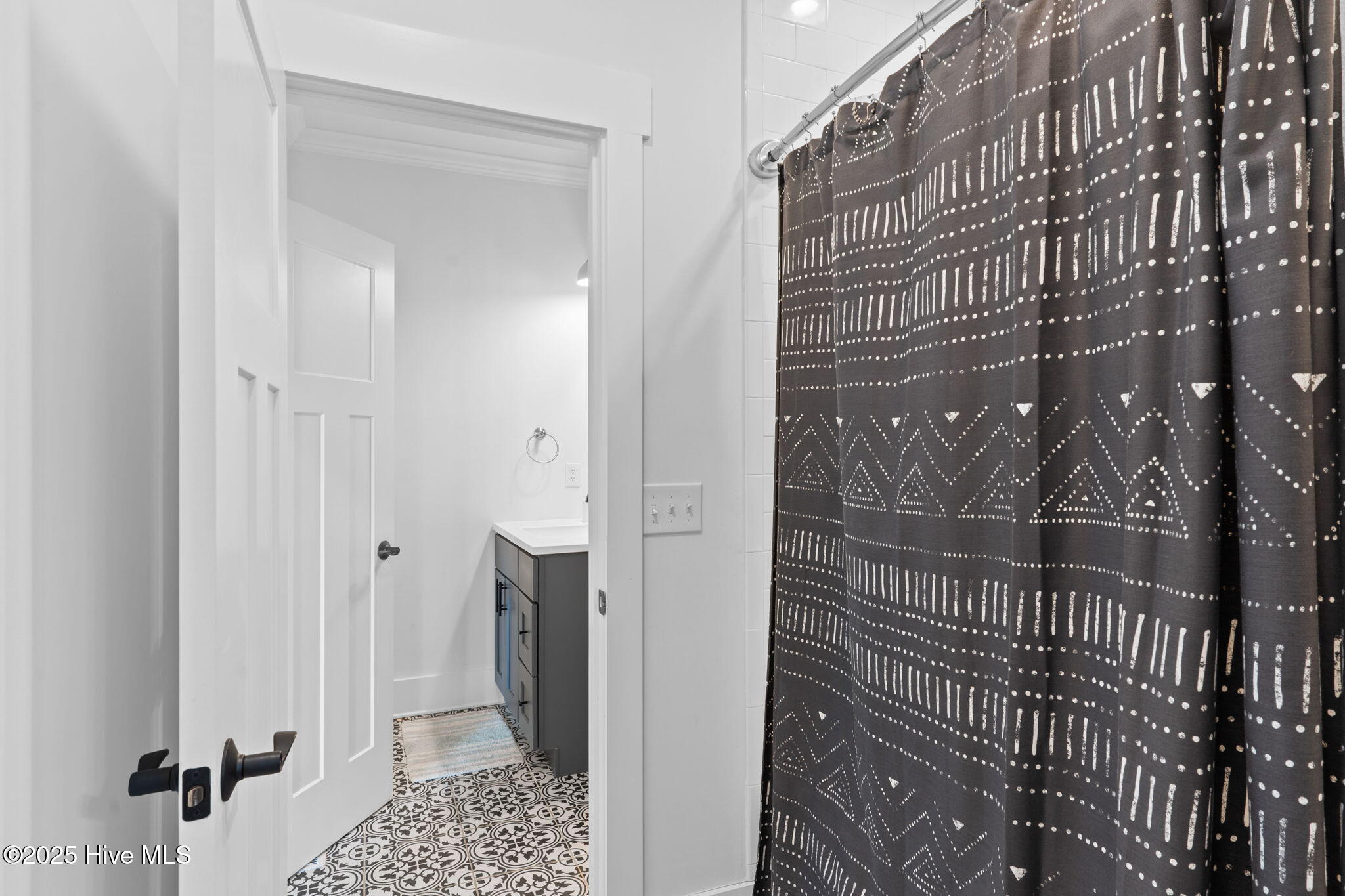 100486813 | Photo 15