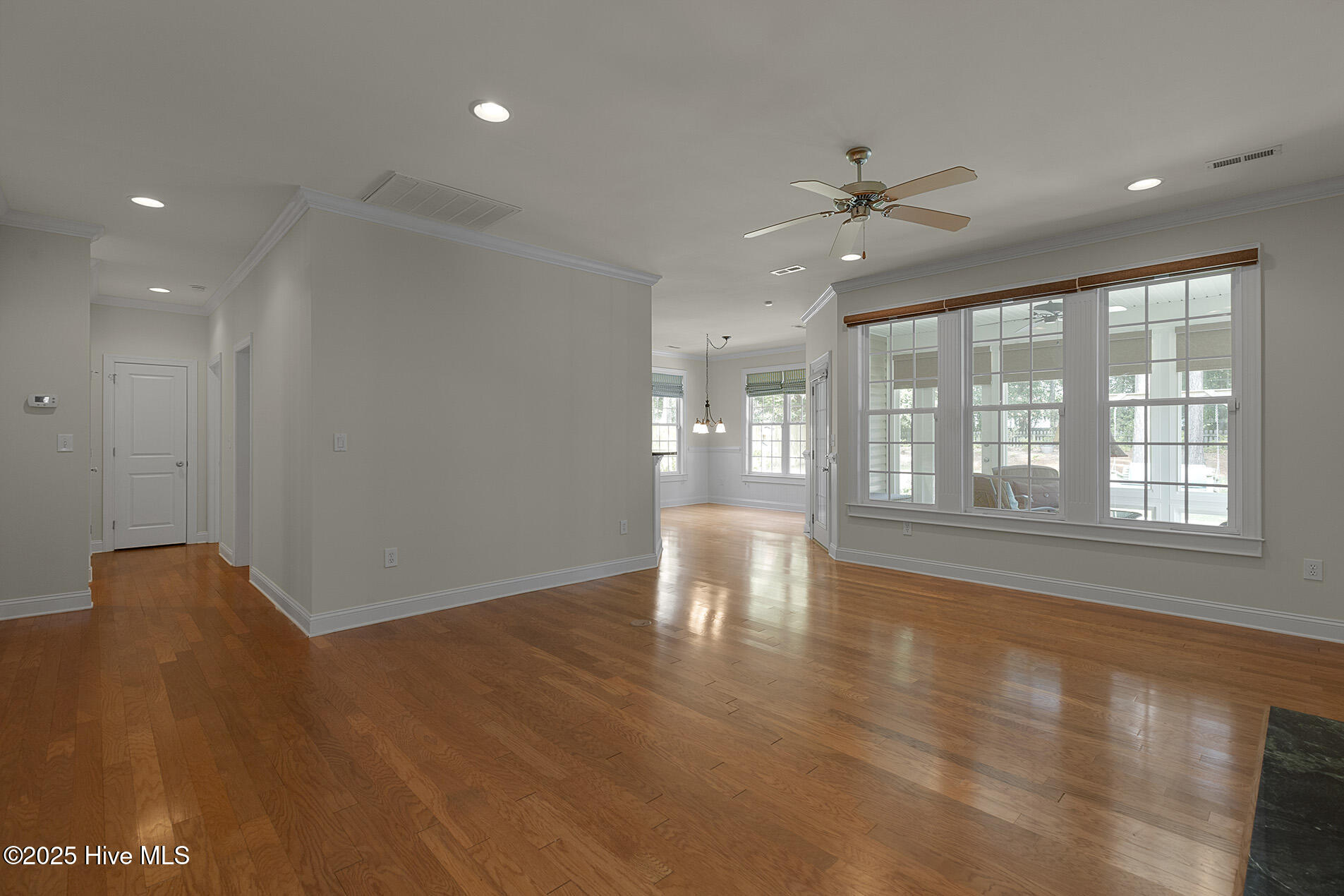 100525517 | Photo 14