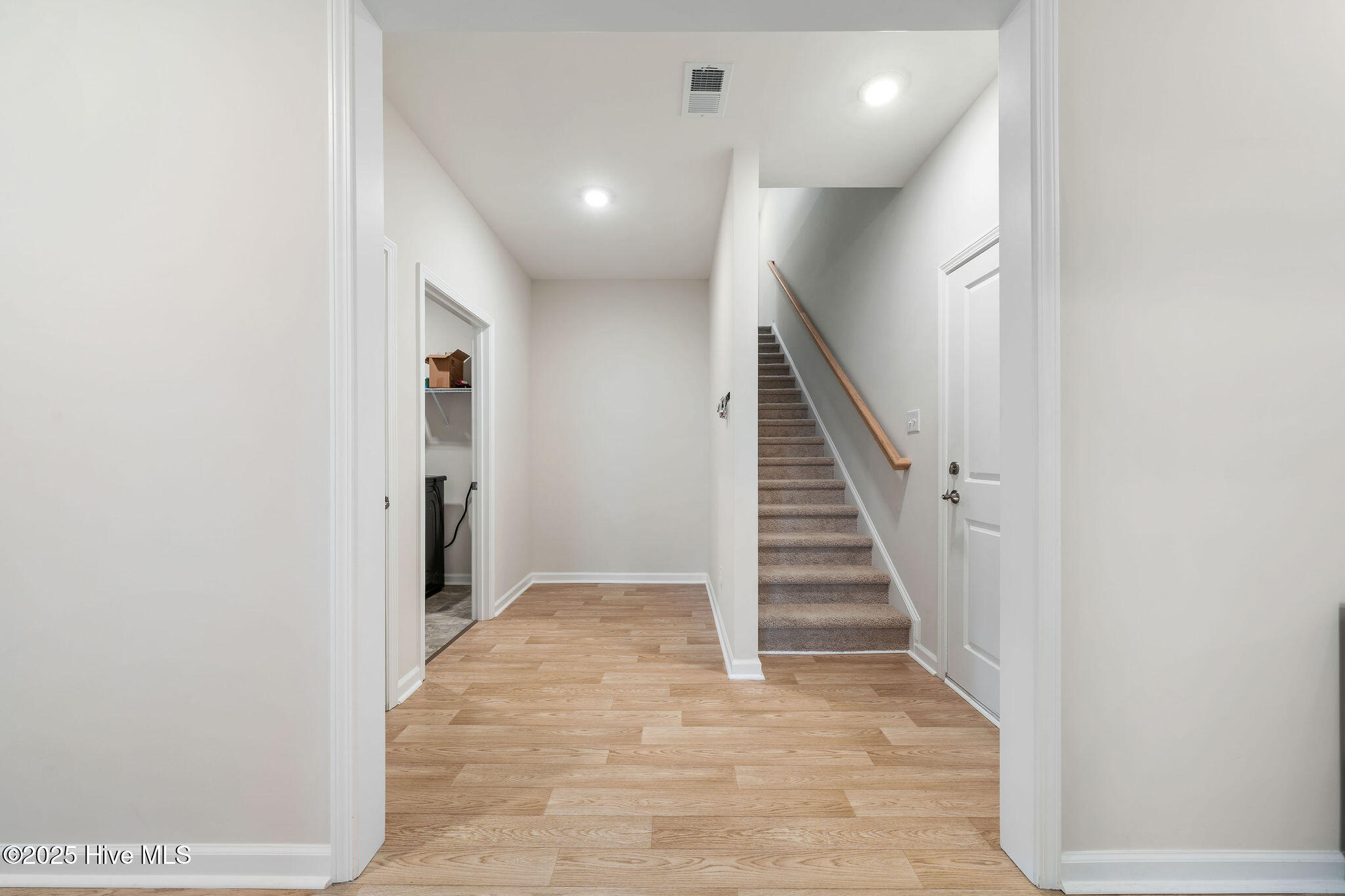 100542569 | Photo 34