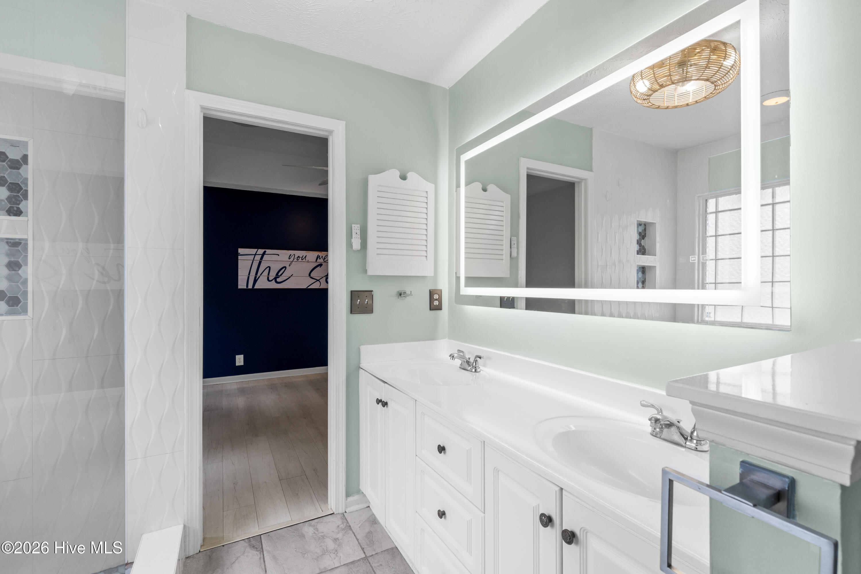 100562430 | Photo 29