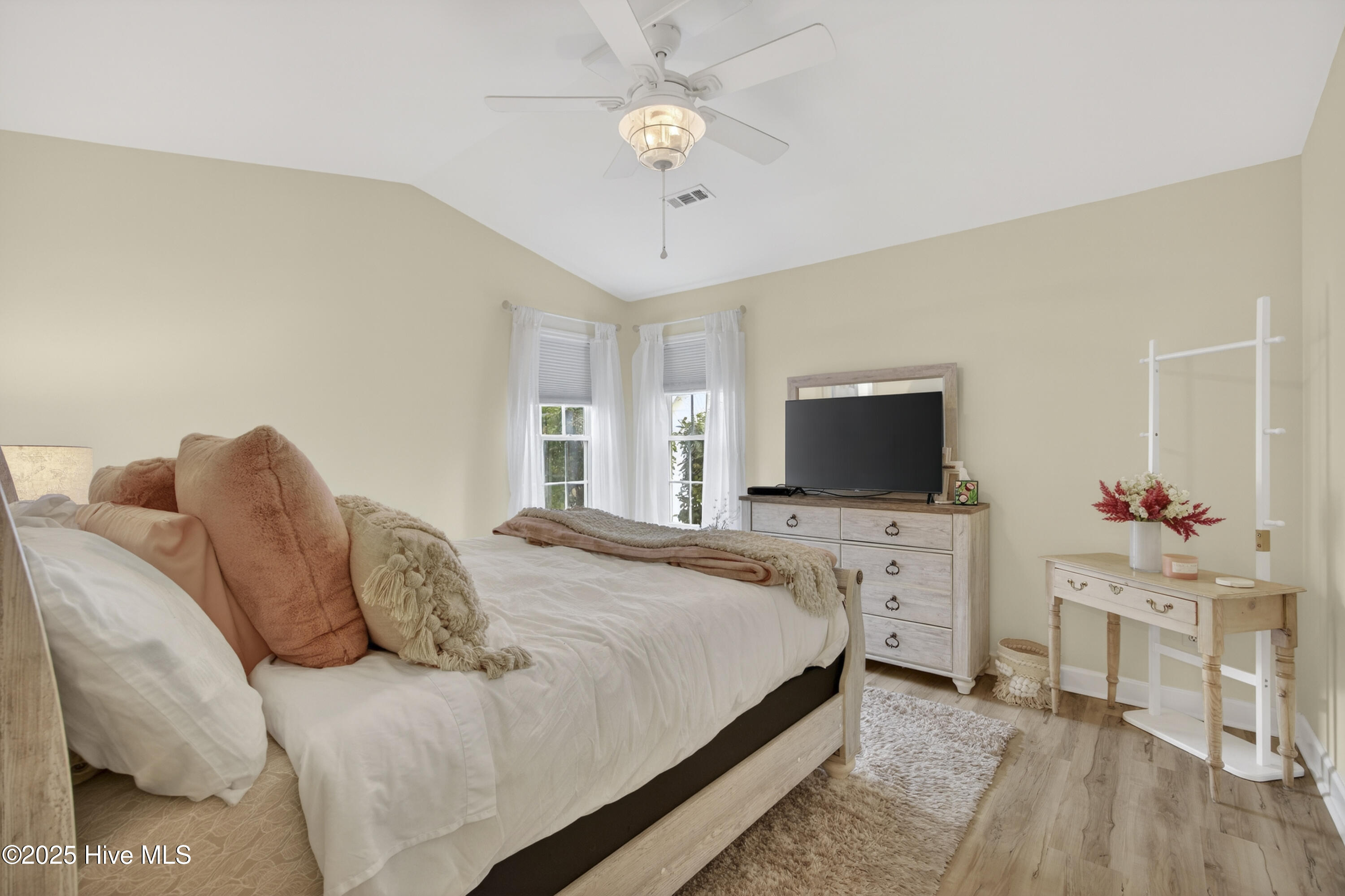 100543096 | Photo 21