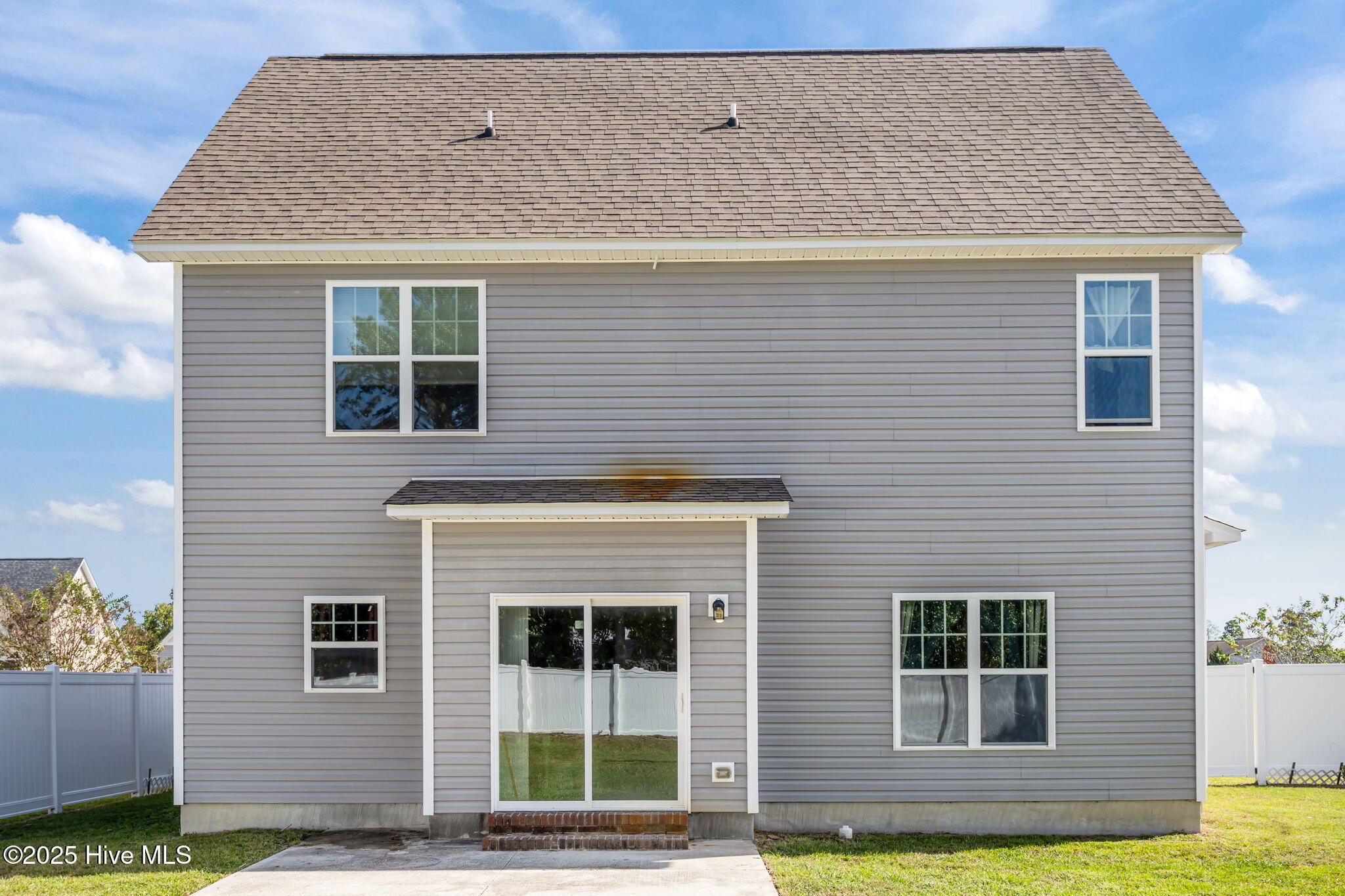 100534756 | Photo 33