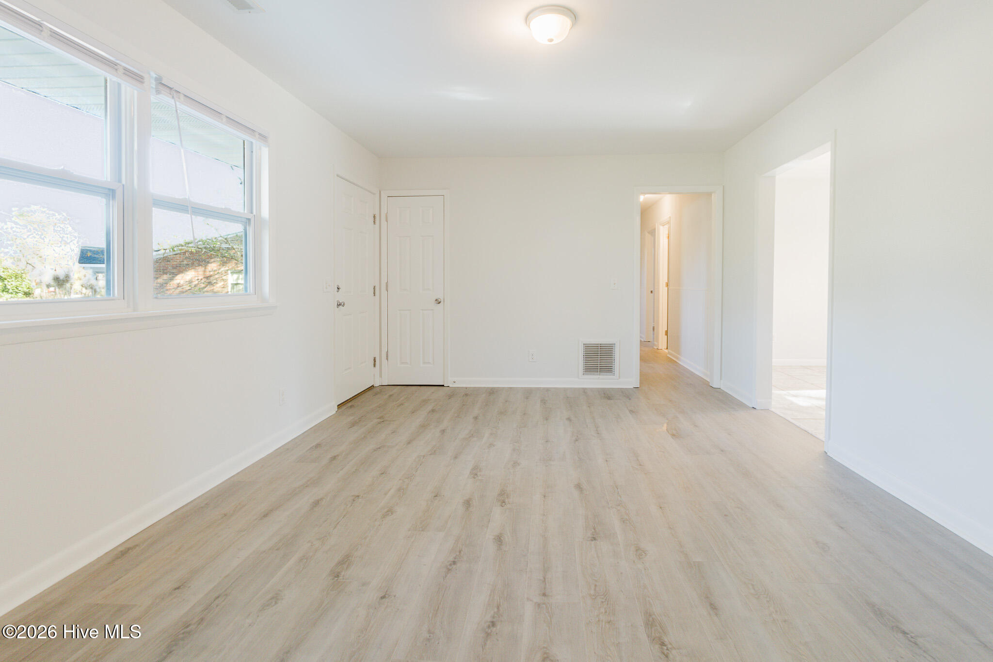 100550939 | Photo 23