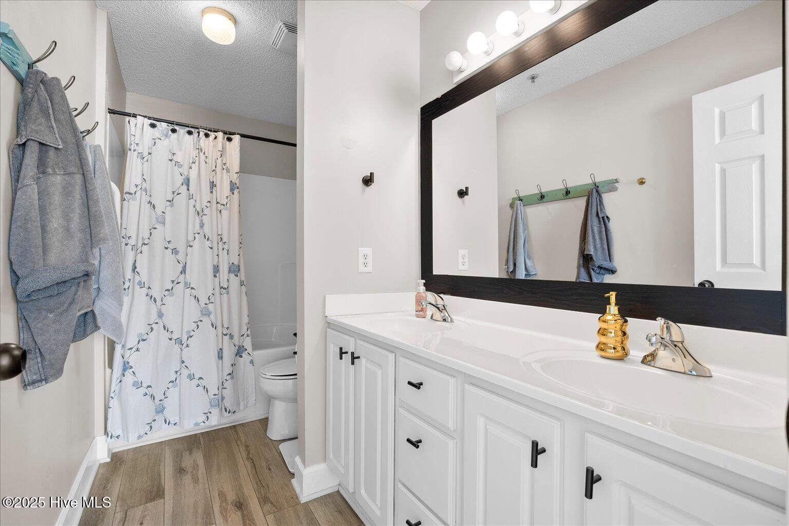 100536897 | Photo 27